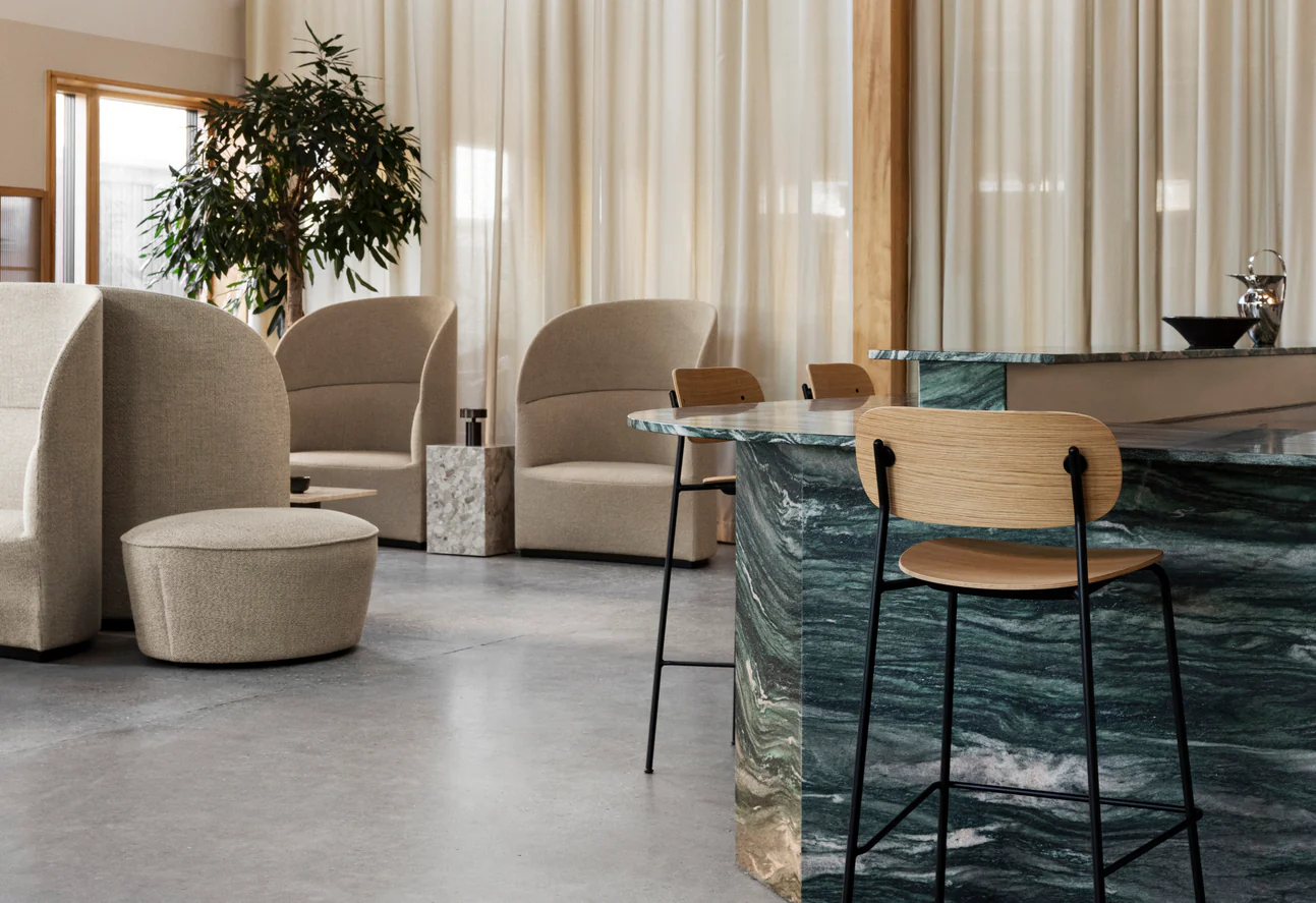 Fotel z wysokim oparciem TEAROOM jasnobeżowy - Image 12