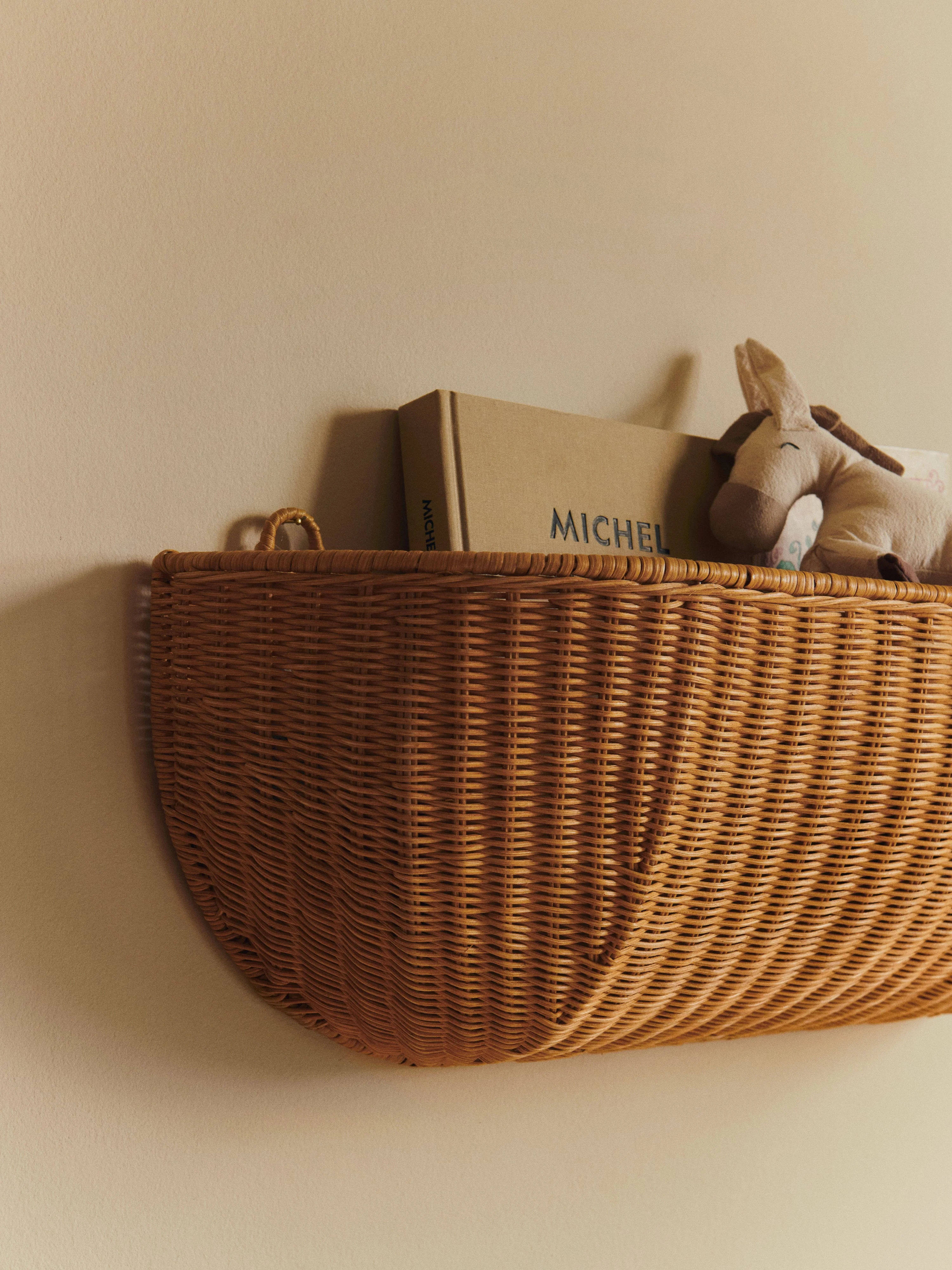 Kosz ścienny BRAIDED WALL POCKET rattan - Image 2