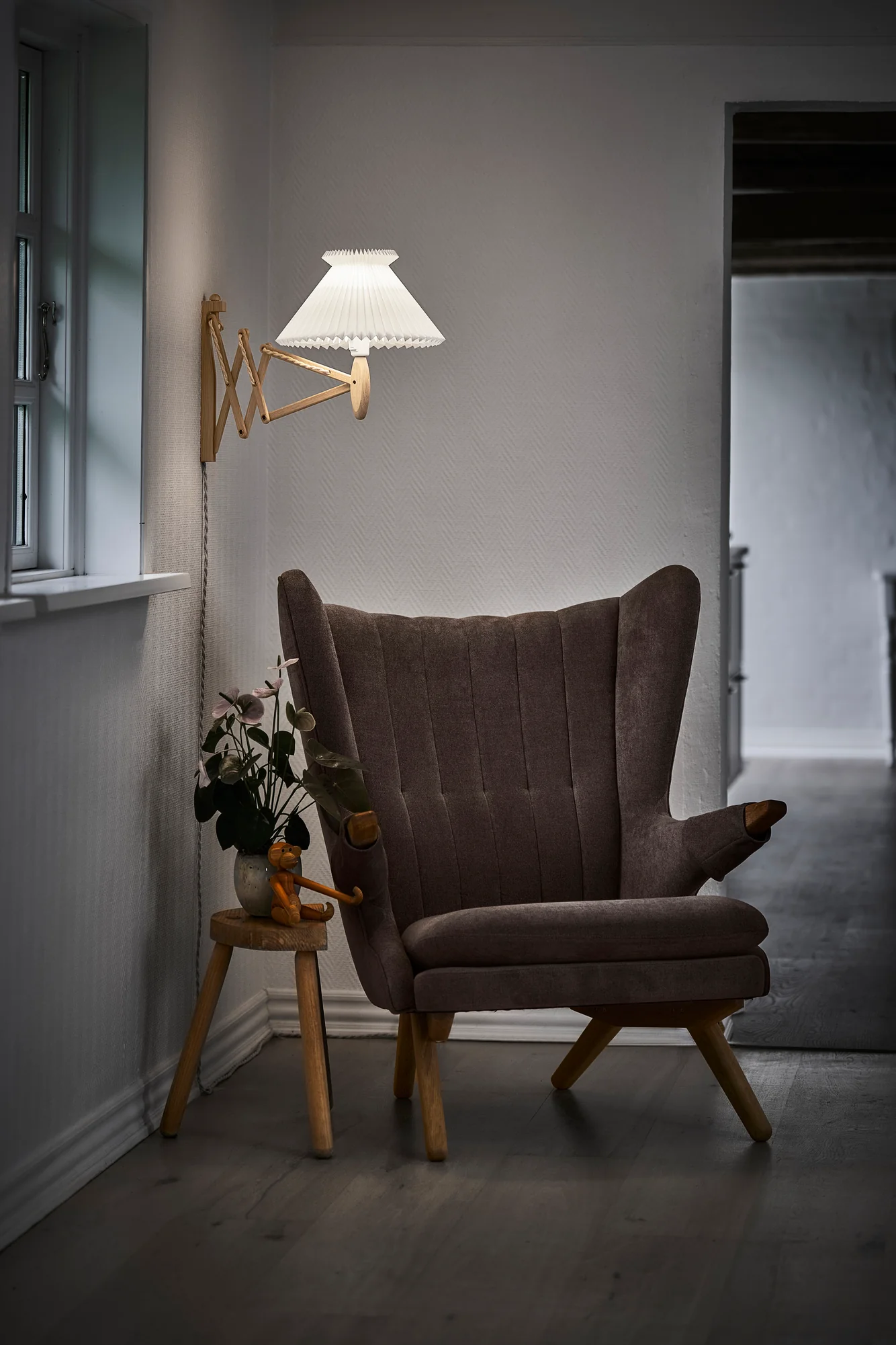 Lampa ścienna MODEL 224 6/21 SAX ANNIVERSARY biały z dębową podstawą - Image 2