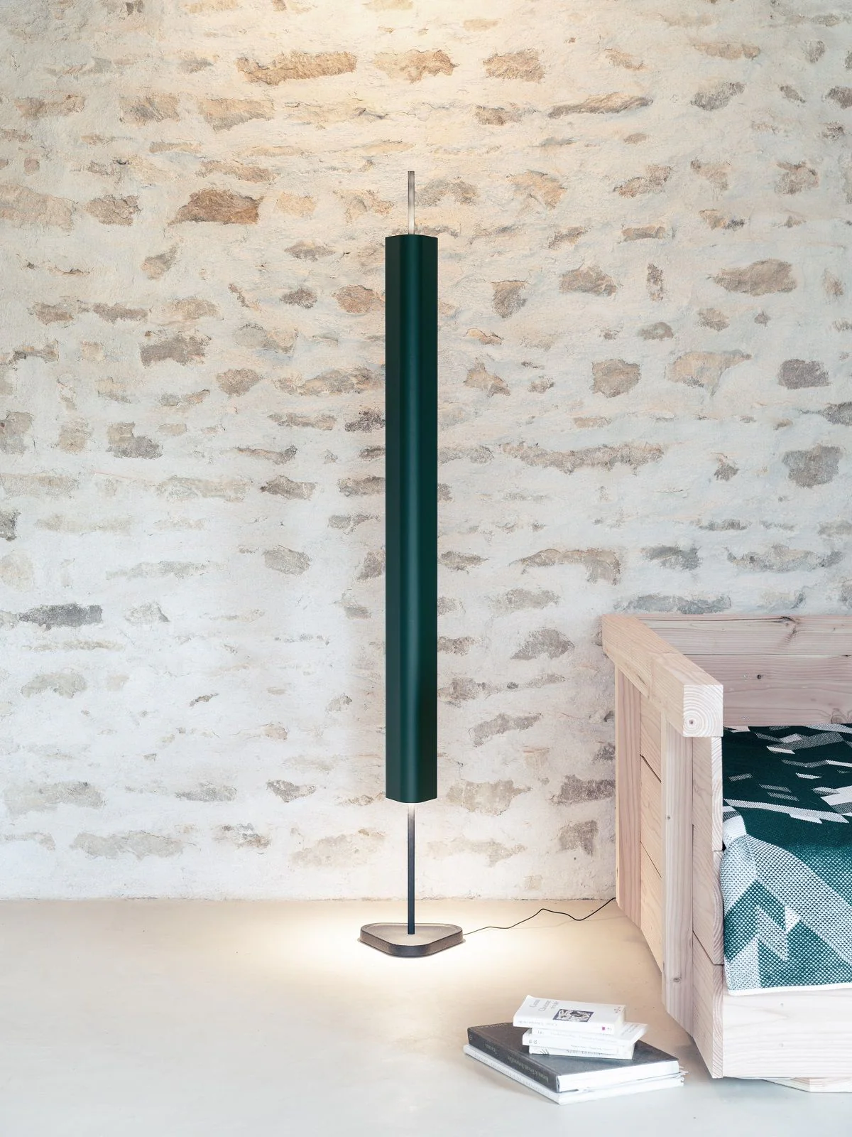 Lampa podłogowa EMI biały z czarną podstawą - Image 3