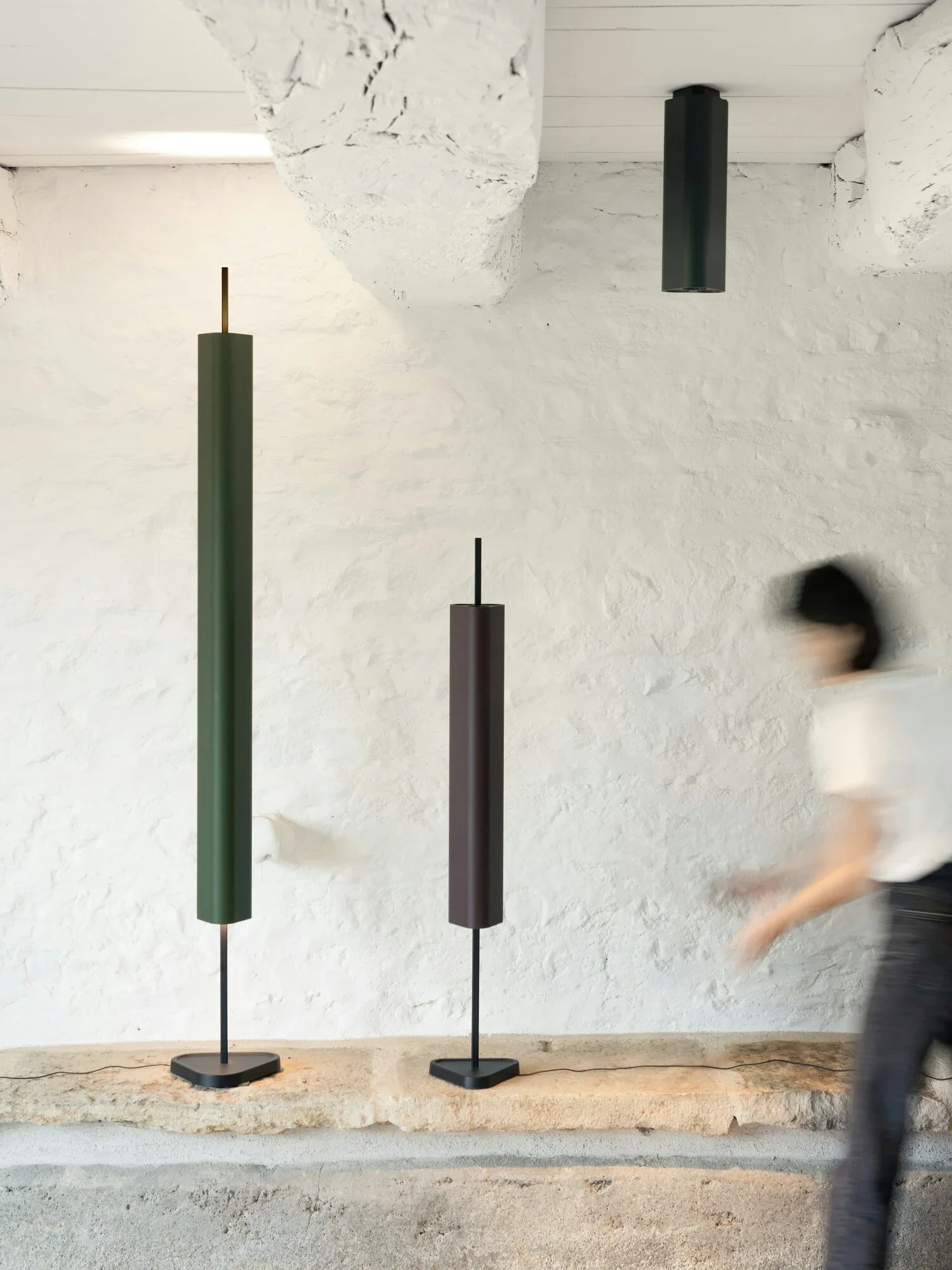Lampa podłogowa EMI biały z czarną podstawą - Image 2