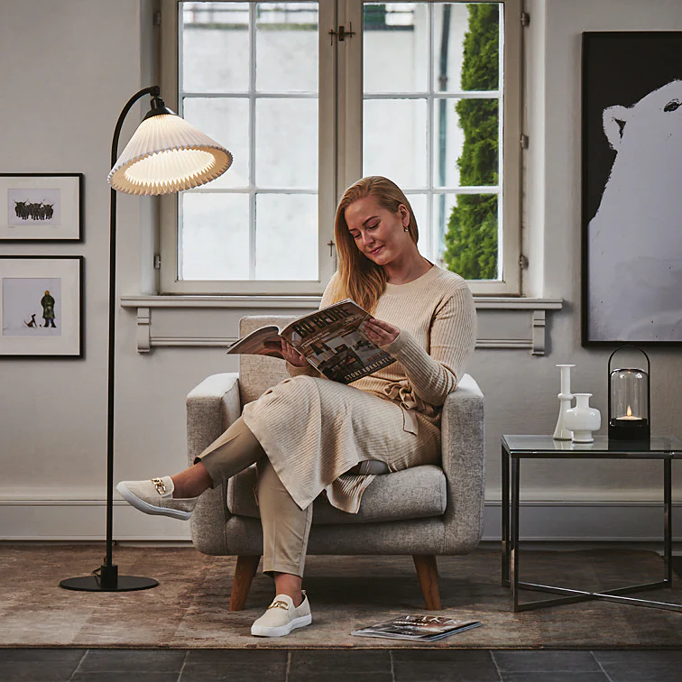 Lampa podłogowa MODEL 368 biały z czarną podstawą - Image 2