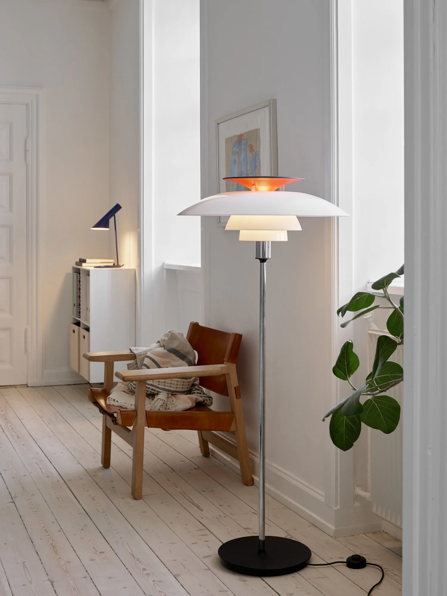Lampa podłogowa PH 80 biały z chromowaną podstawą - Image 2