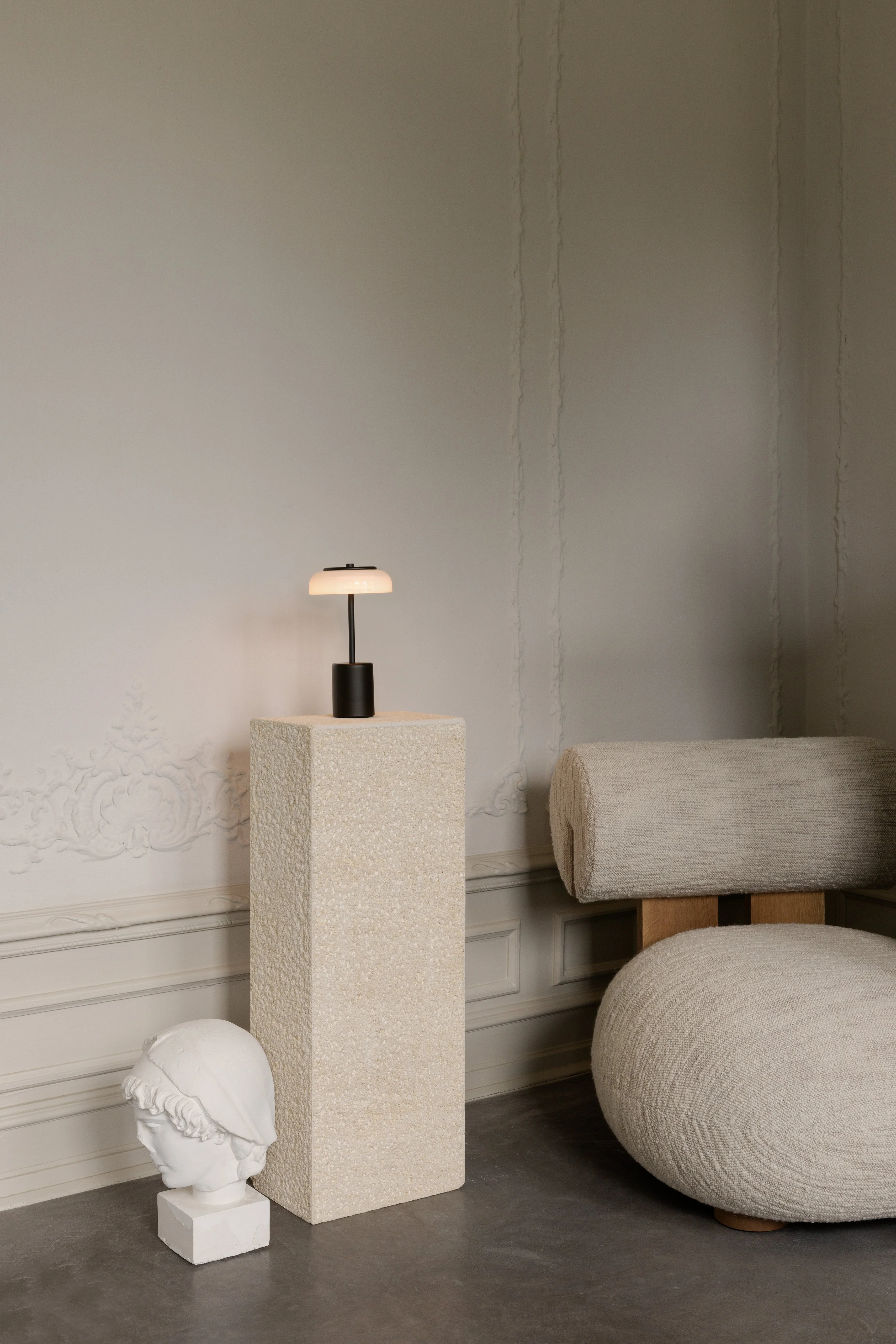 Lampa przenośna BLOSSI czarny z opalowym szkłem - Image 11