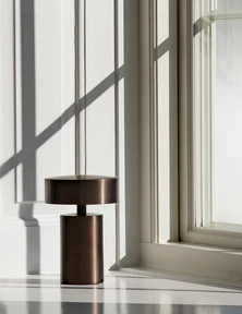 Lampa przenośna COLUMN brązowe aluminium - Image 9