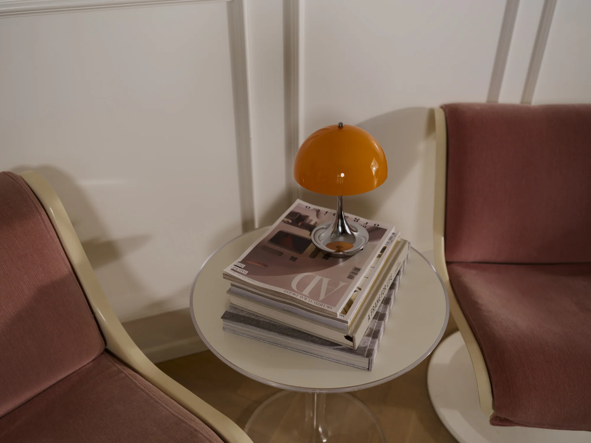 Lampa przenośna PANTHELLA 160 pomarańczowy z chromowaną podstawą - Image 4