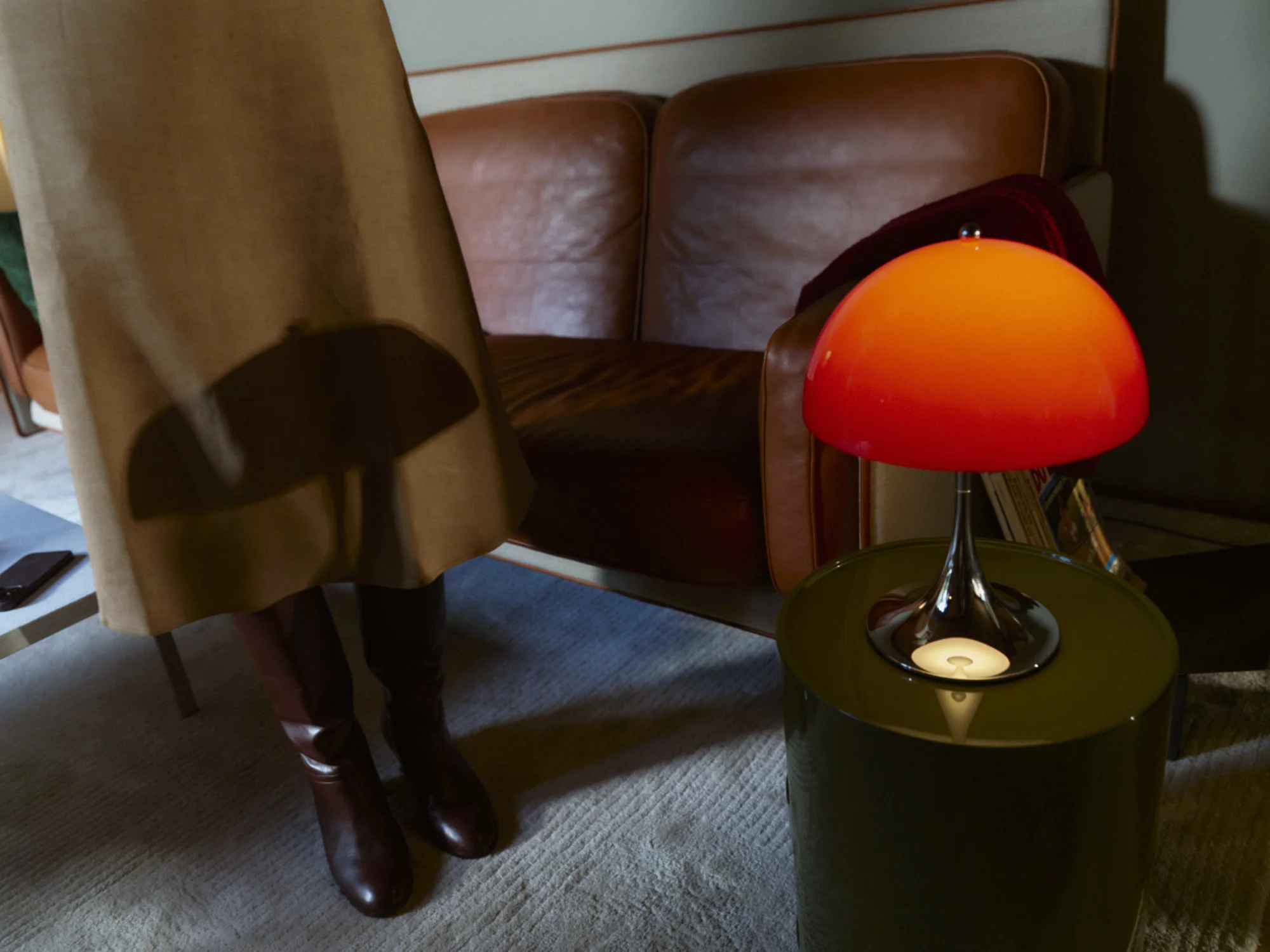 Lampa przenośna PANTHELLA 250 czerwony z chromowaną podstawą - Image 9