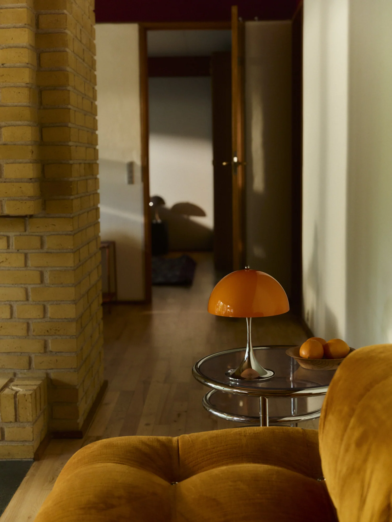 Lampa przenośna PANTHELLA 250 pomarańczowy z chromowaną podstawą - Image 5