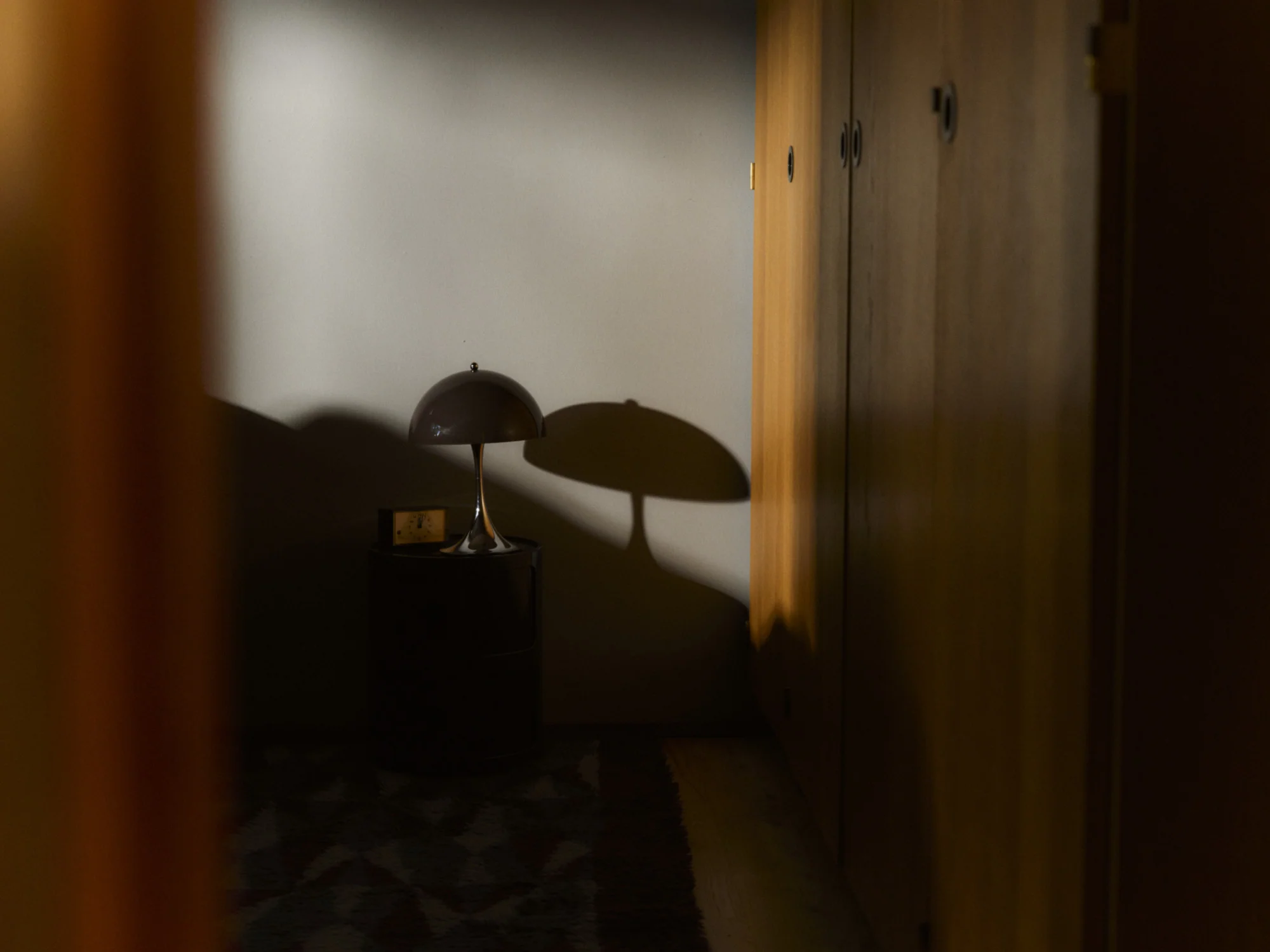 Lampa przenośna PANTHELLA 250 zielony z chromowaną podstawą - Image 8