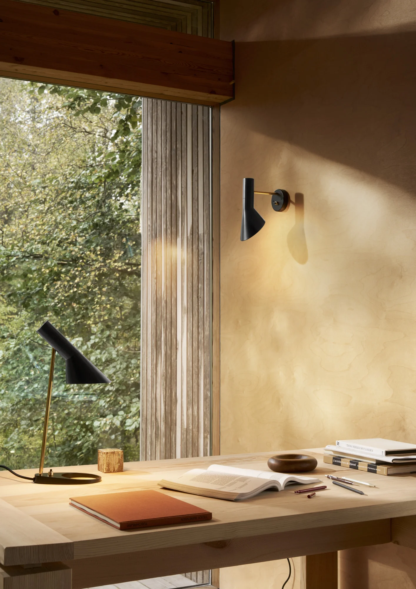Lampa ścienna AJ czarny z mosiężnym - Image 3