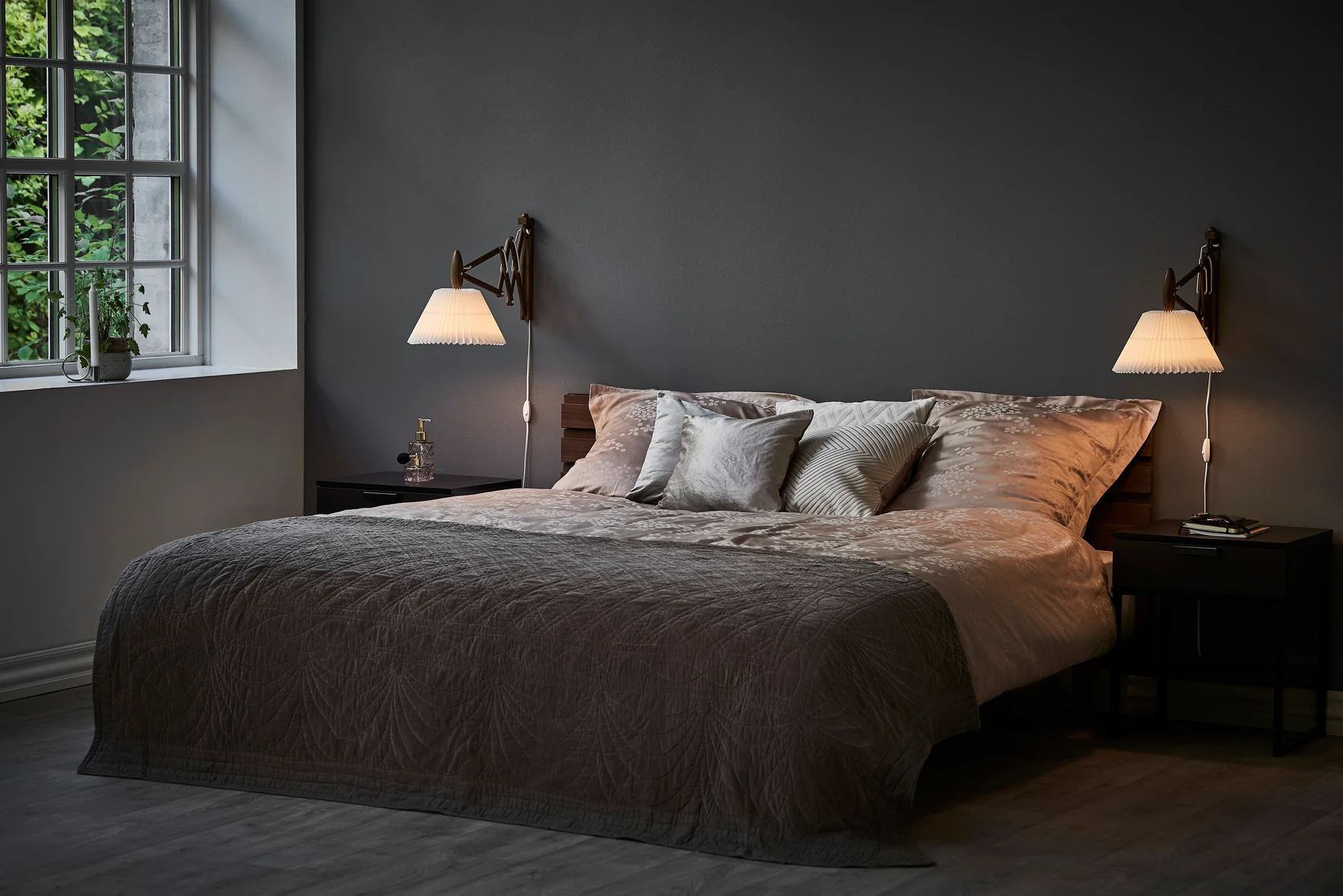 Lampa ścienna MODEL 223 2/17 SAX biały z ciemną dębową podstawą - Image 2
