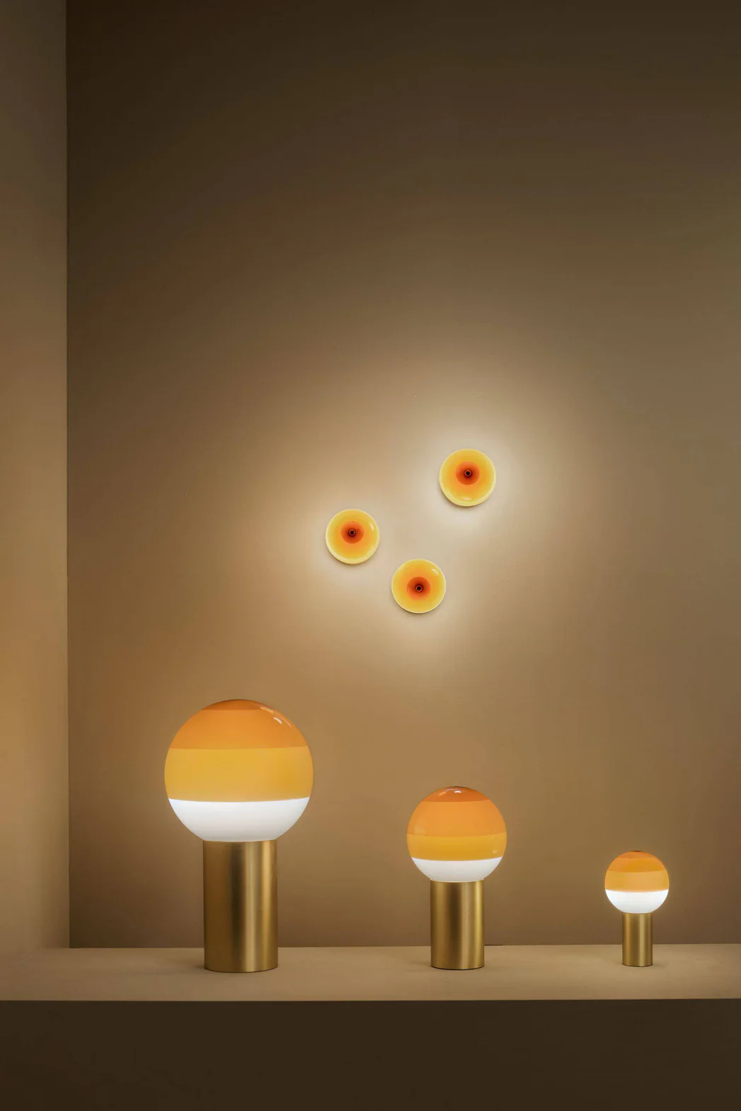 Lampa stołowa DIPPING bursztynowy ze złotą podstawą - Image 8