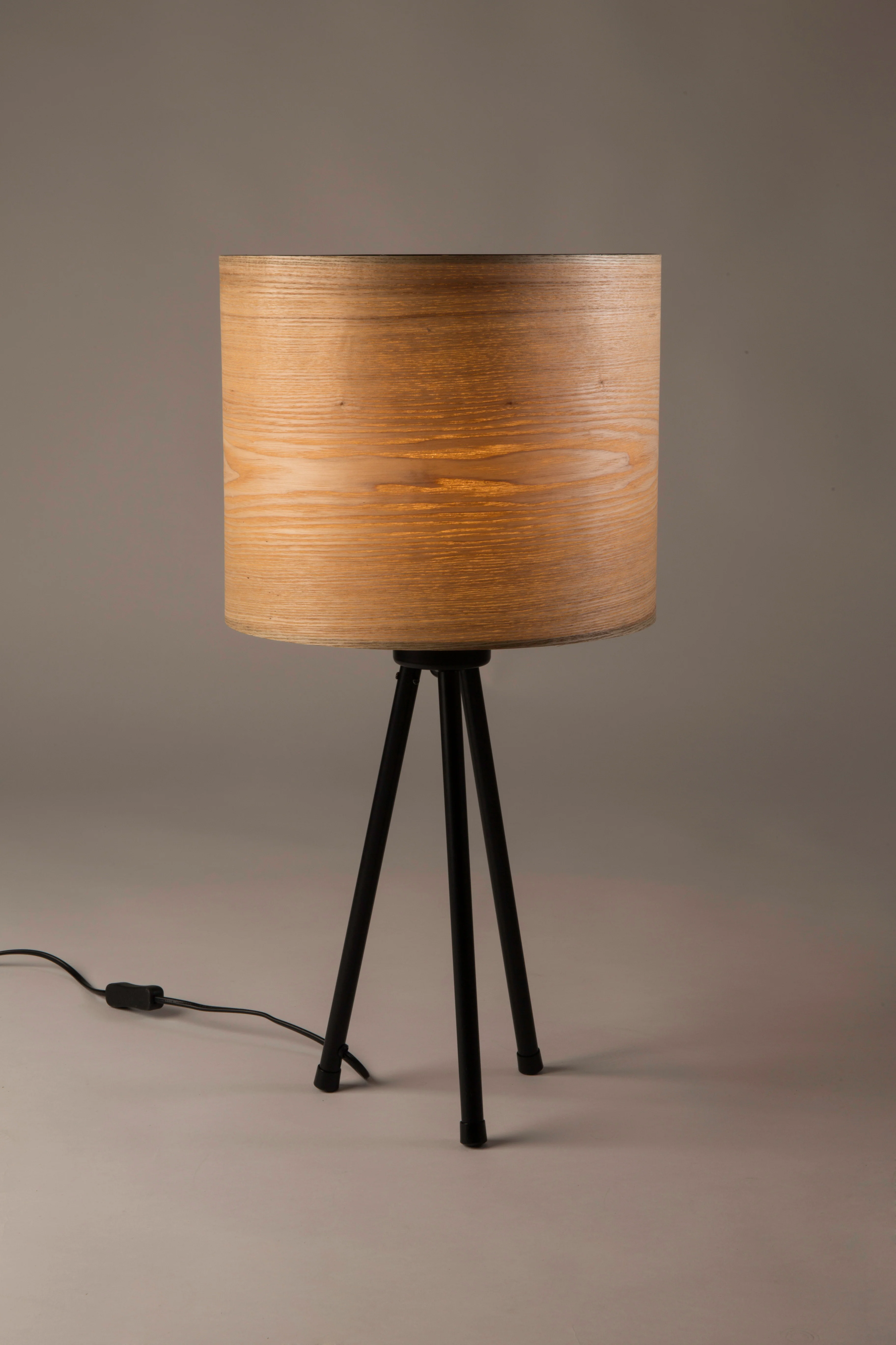 Lampa stołowa WOODLAND fornir jesionowy z czarną podstawą - Image 2