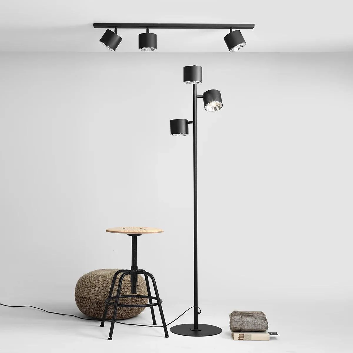 Lampa podłogowa BOT czarny - Image 2