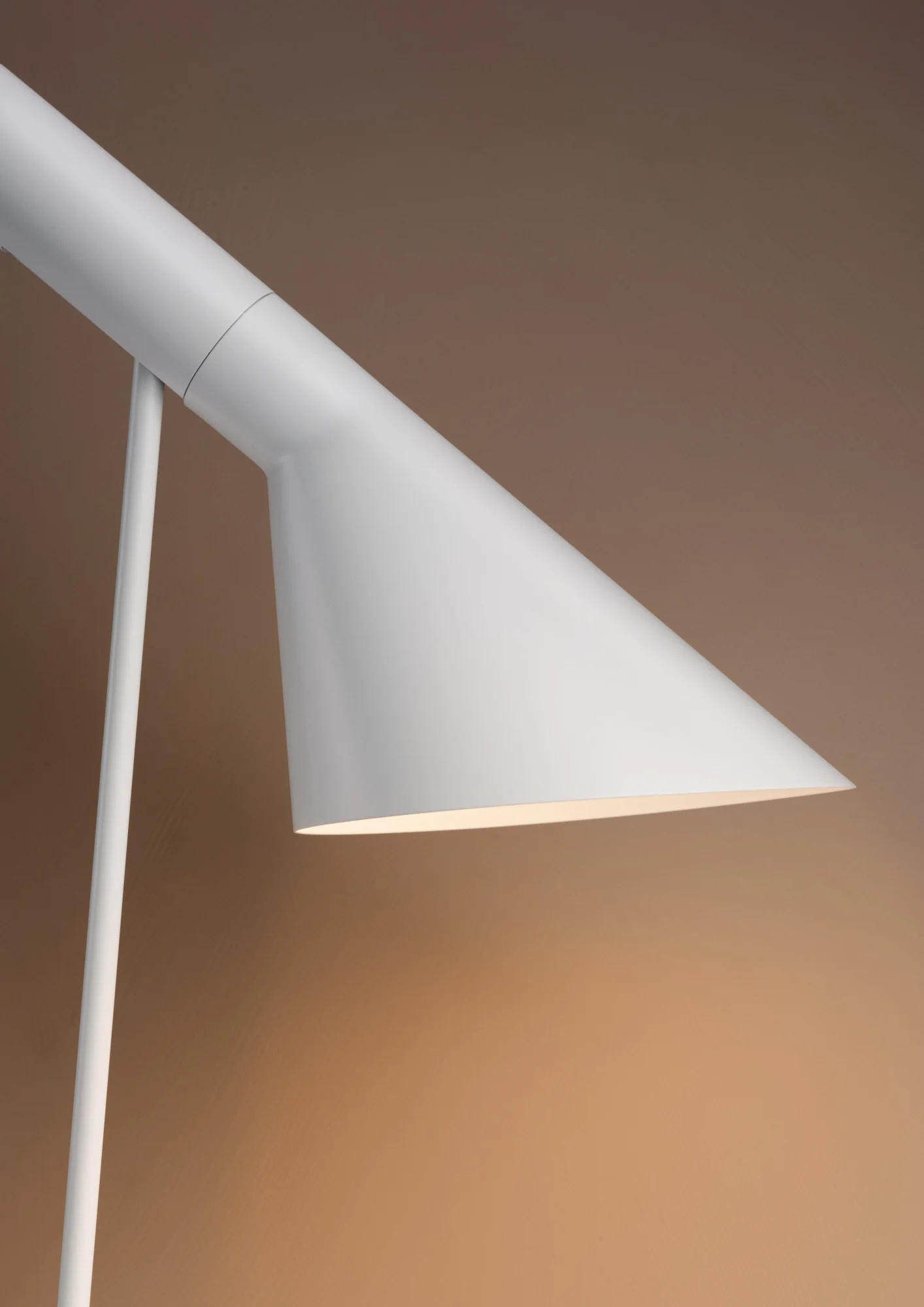 Lampa stołowa AJ biały - Image 4