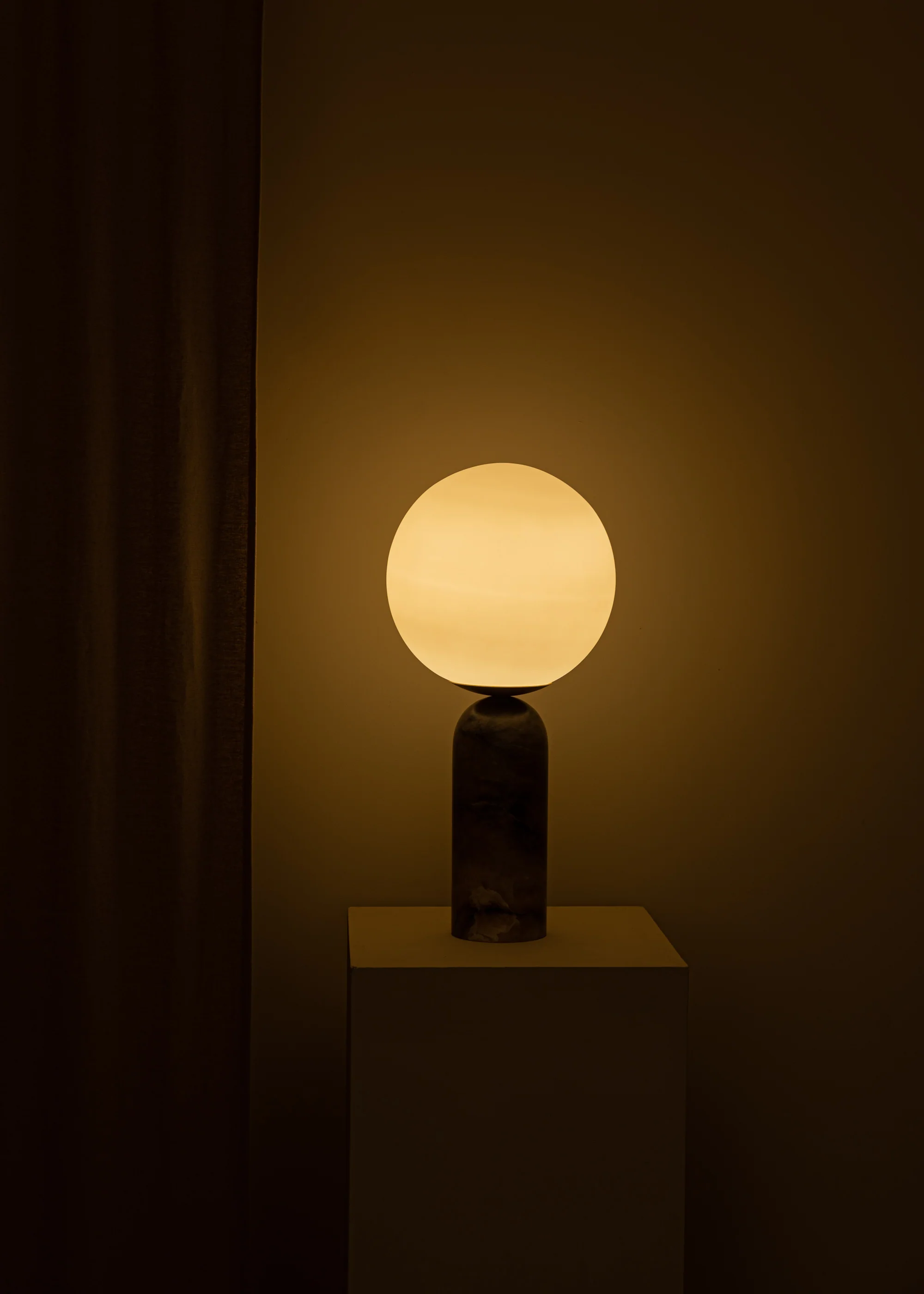 Lampa stołowa ATLAS ciemny beżowy alabaster - Image 2