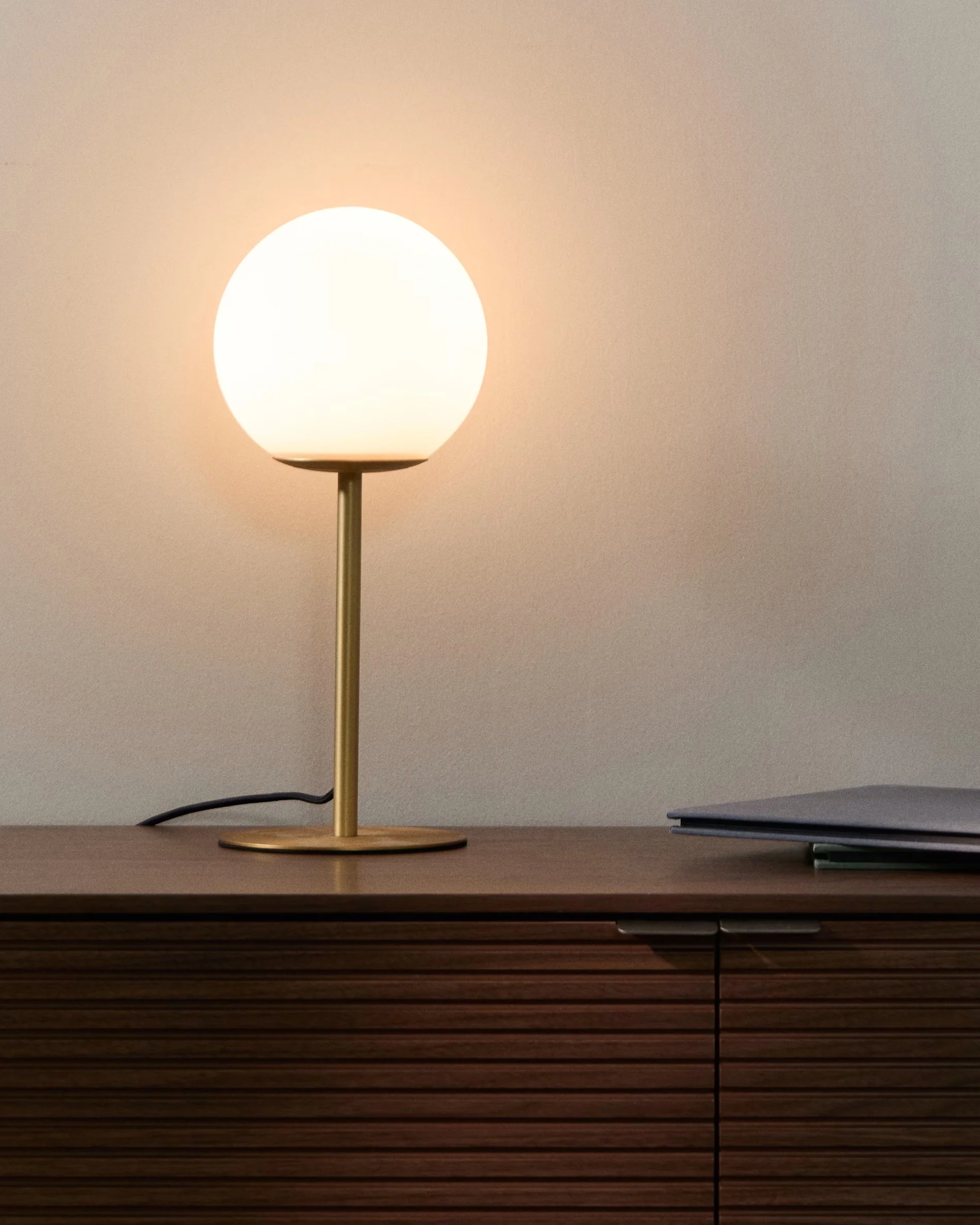 Lampa stołowa BRISIA szczotkowany mosiądz - Image 2