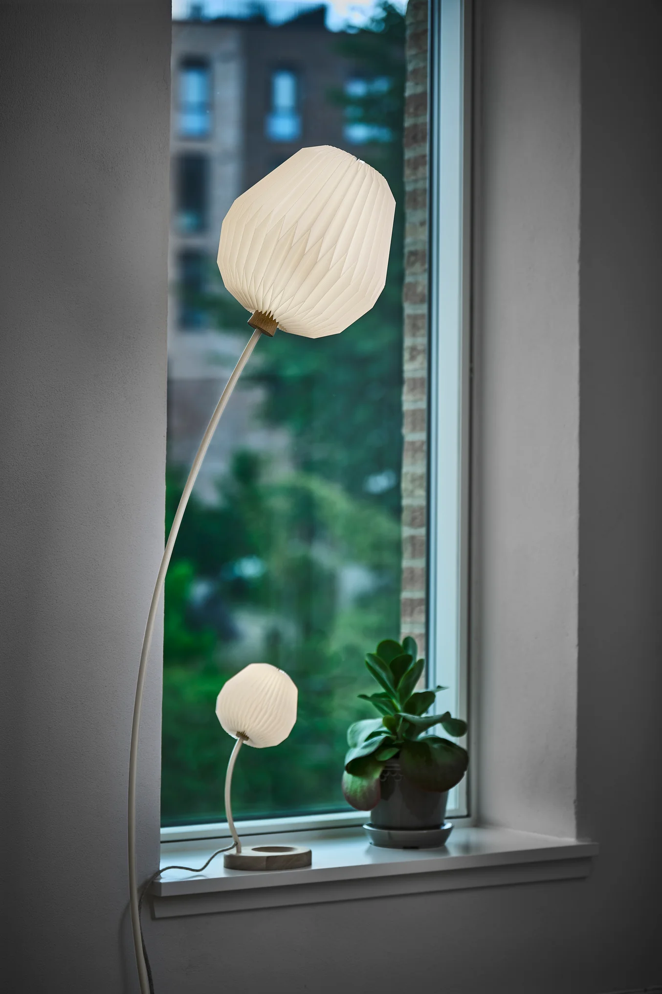 Lampa stołowa MODEL 328 biały z dębową podstawą - Image 2