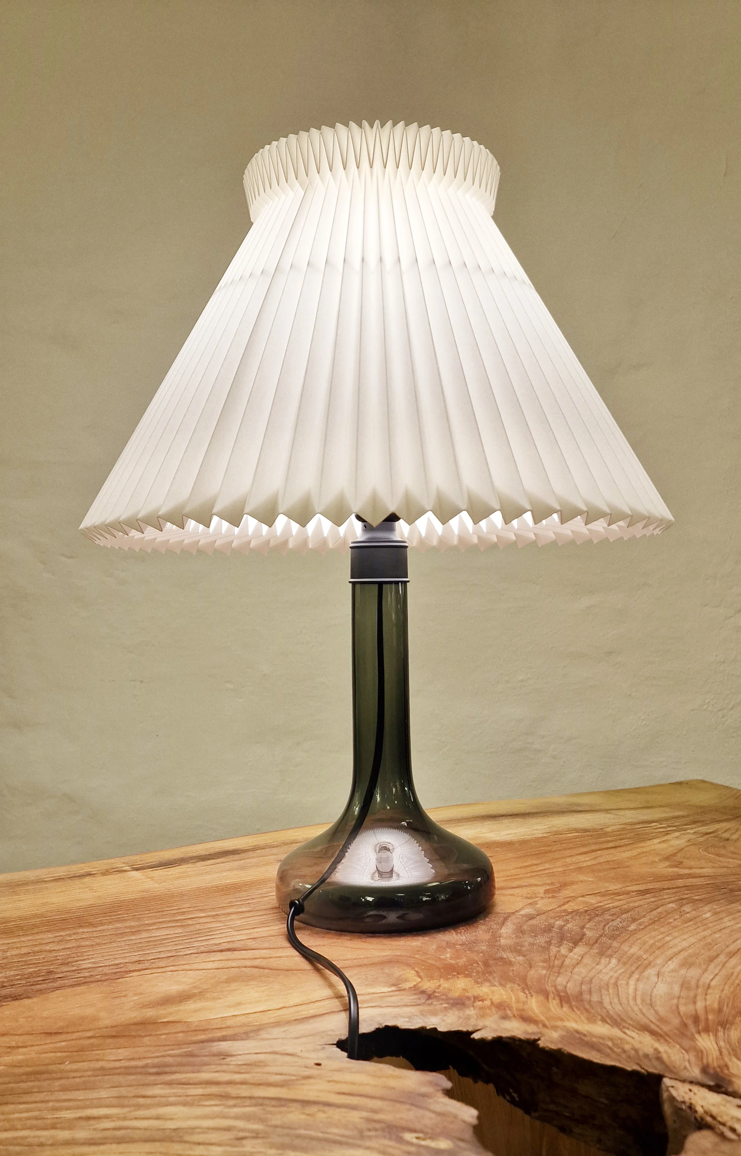 Lampa stołowa MODEL 343 biały z ciemnoszarą podstawą - Image 3