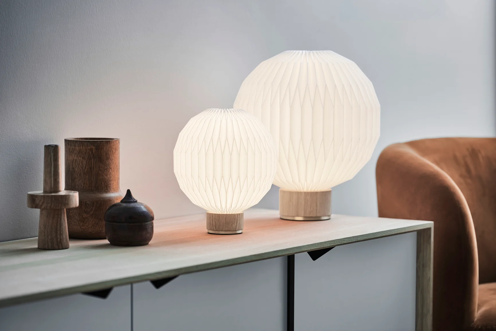 Lampa stołowa MODEL 375 biały z jasną dębową podstawą - Image 22