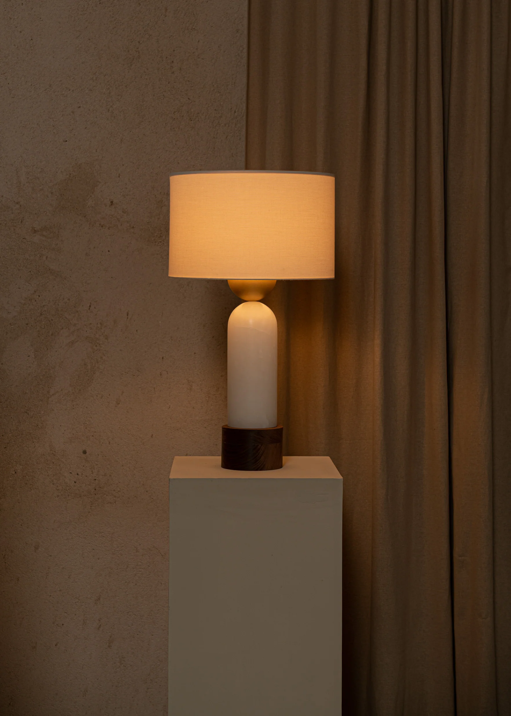 Lampa stołowa PEONA KELO biały alabaster - Image 9