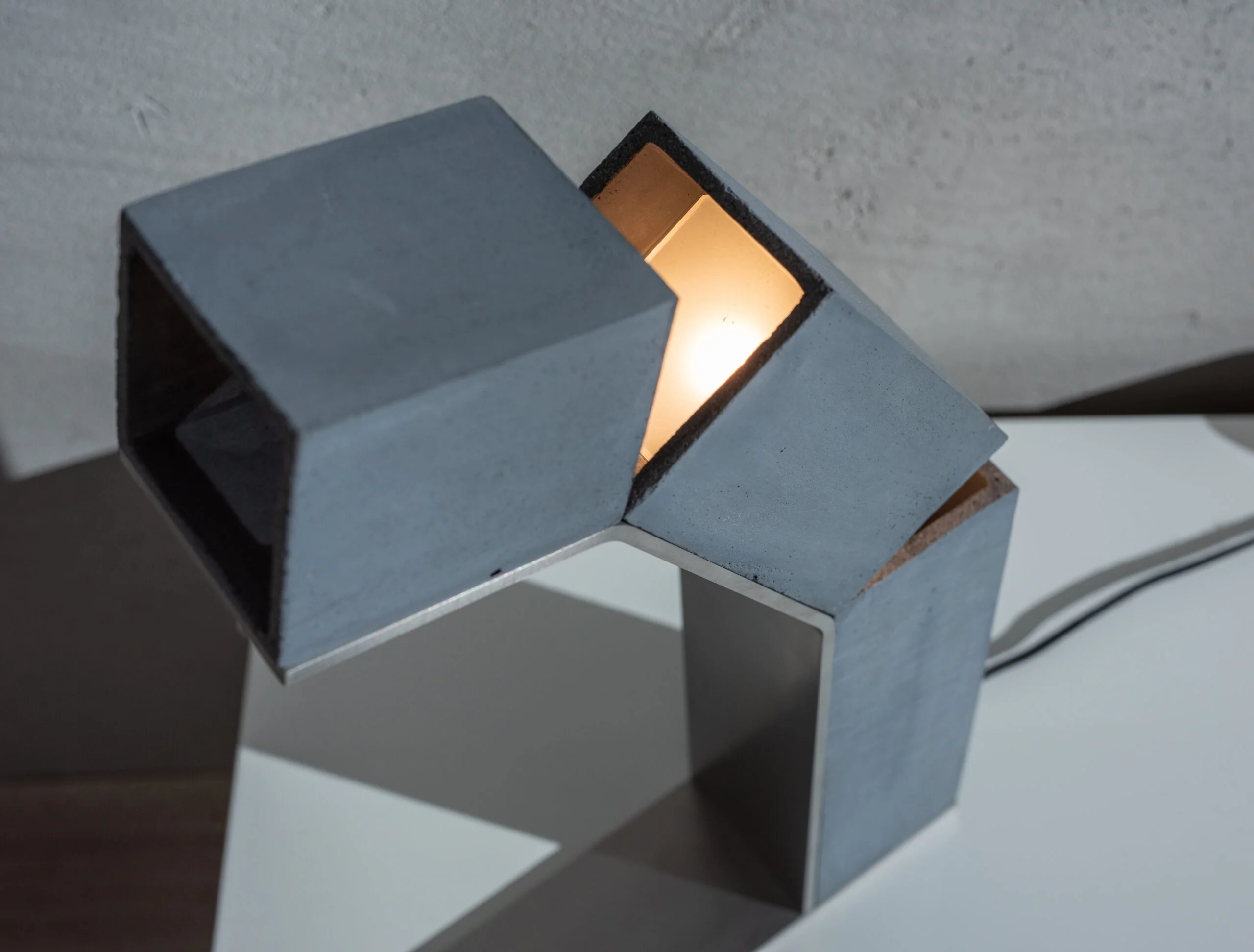 Lampa stołowa ROBOT beton - Image 12