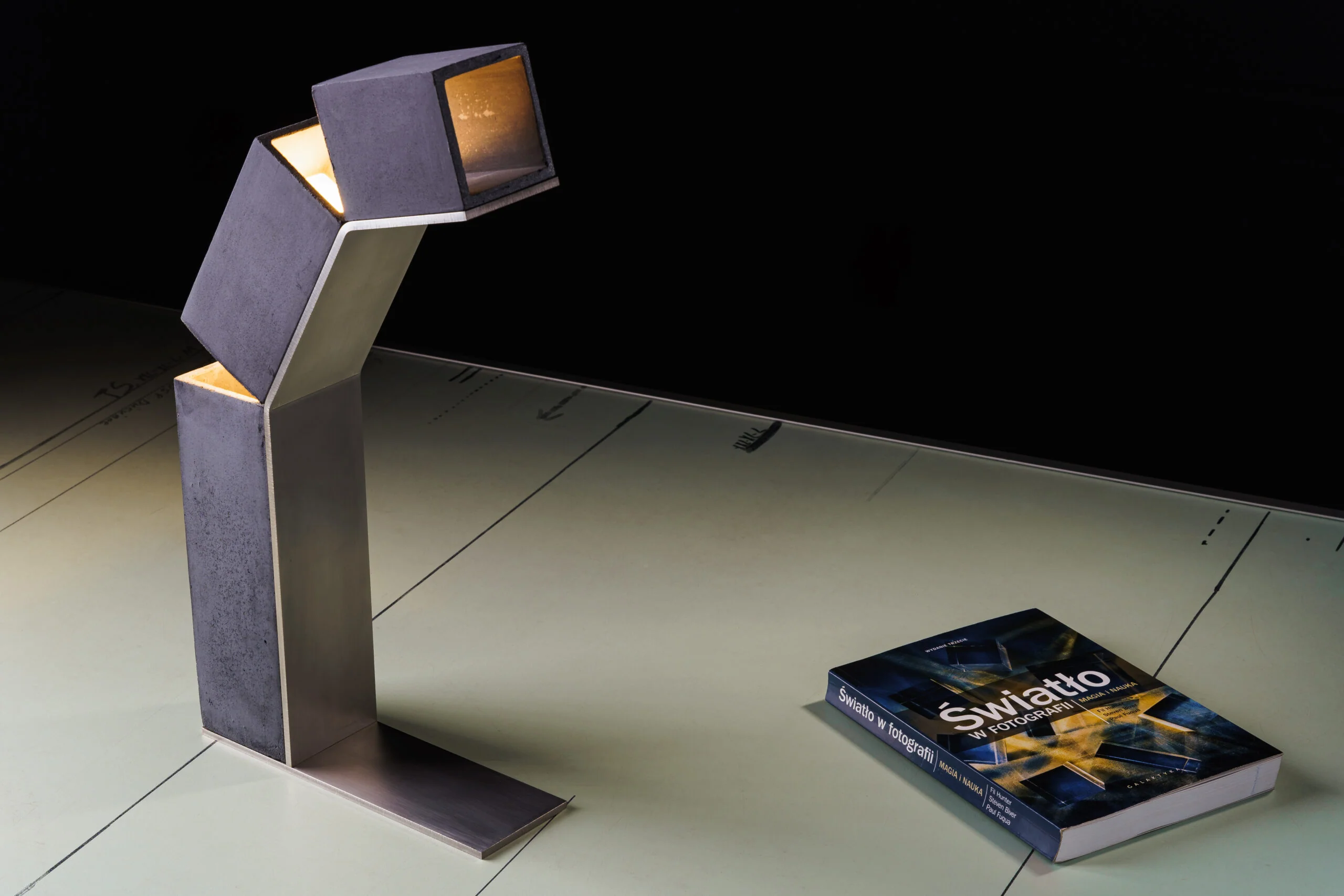 Lampa stołowa ROBOT beton - Image 14