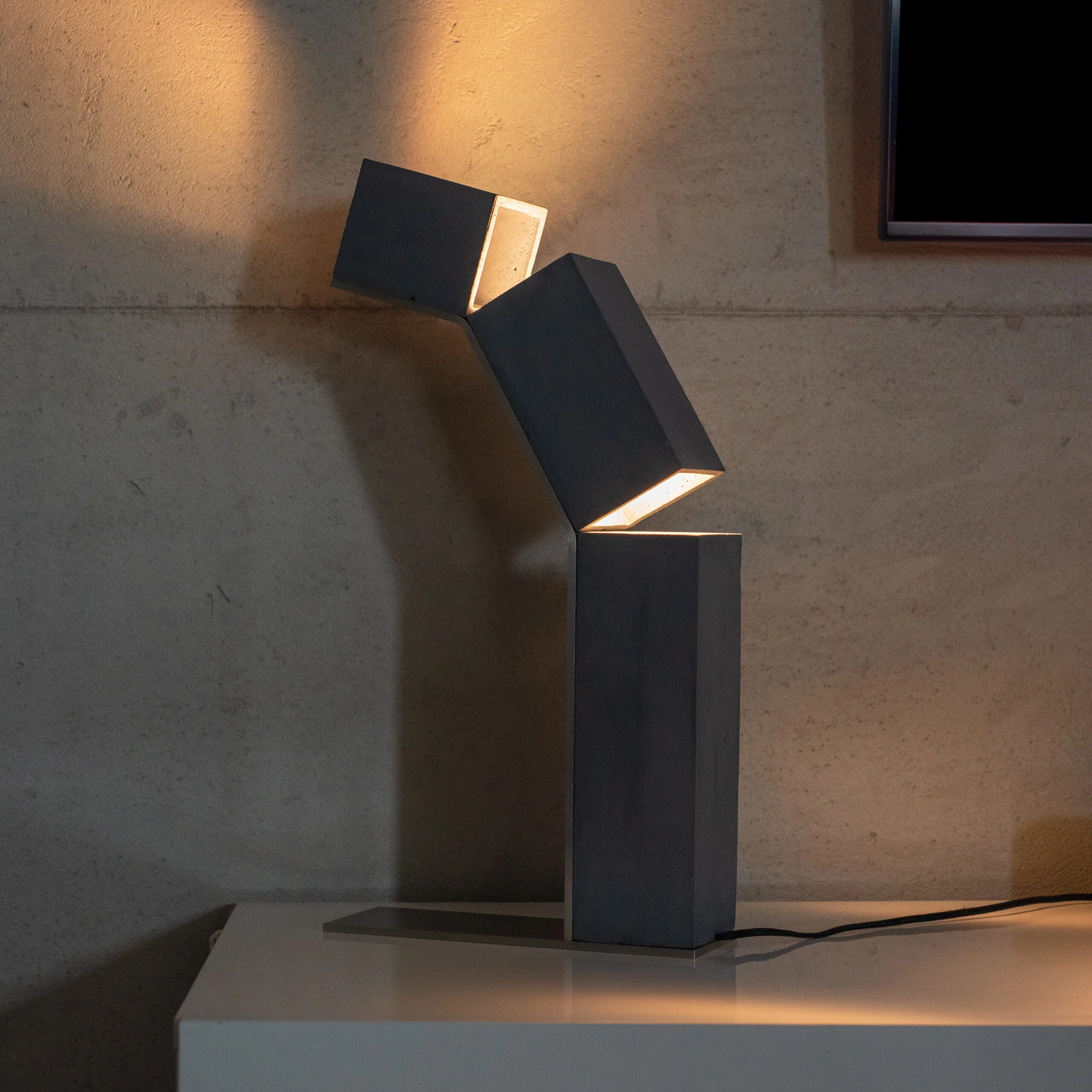 Lampa stołowa ROBOT beton - Image 15