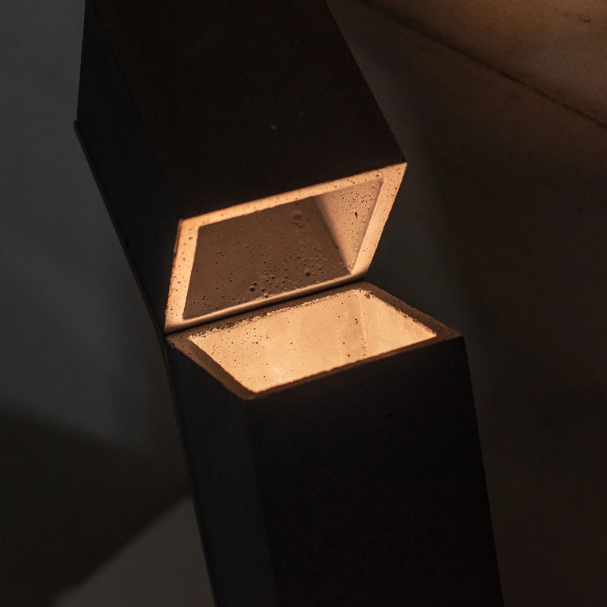 Lampa stołowa ROBOT beton - Image 16
