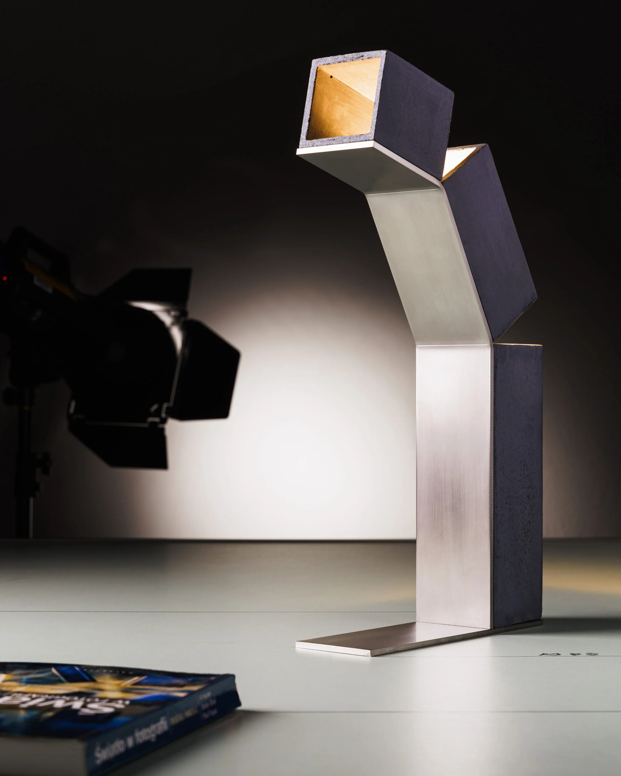 Lampa stołowa ROBOT beton - Image 2