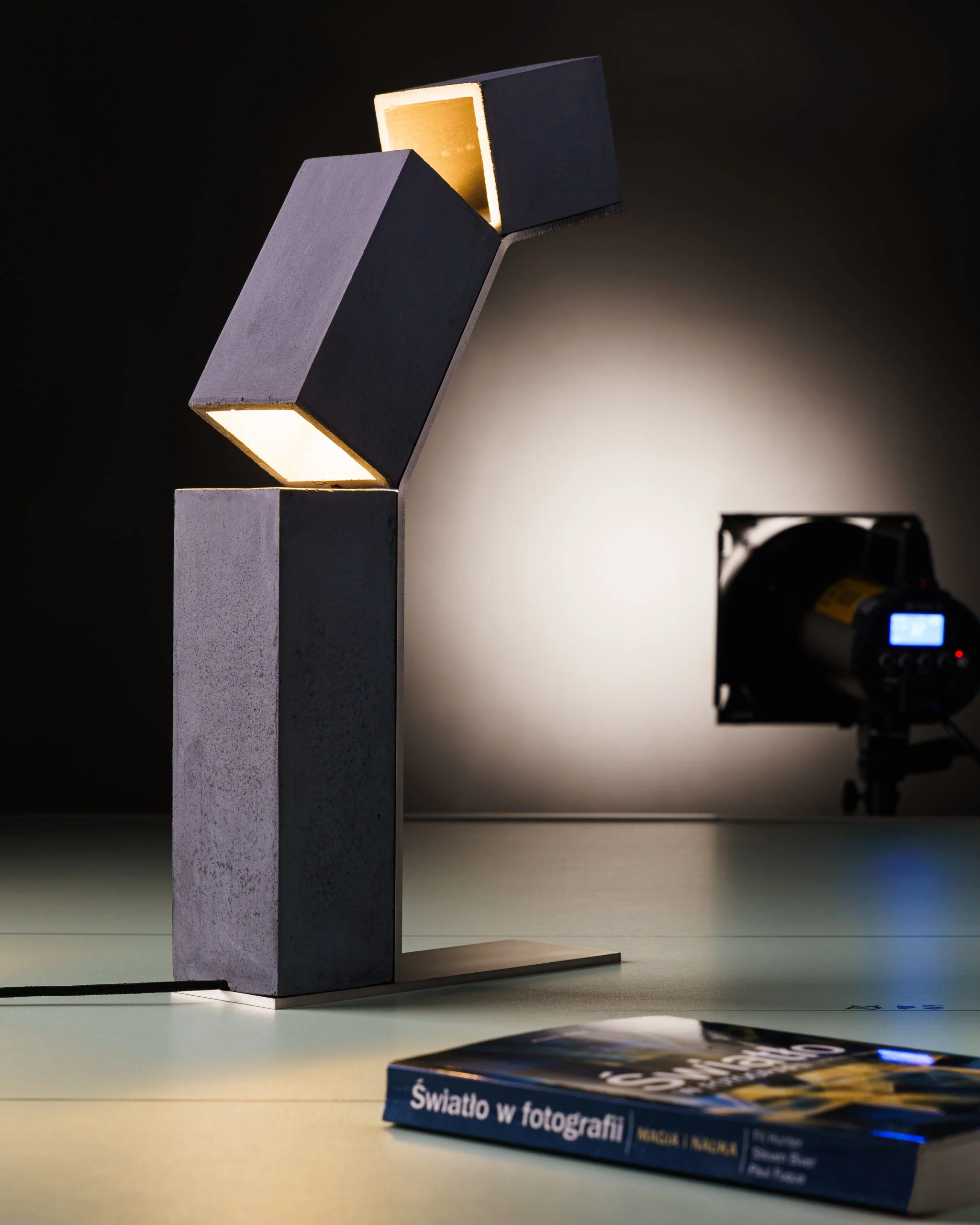 Lampa stołowa ROBOT beton - Image 9