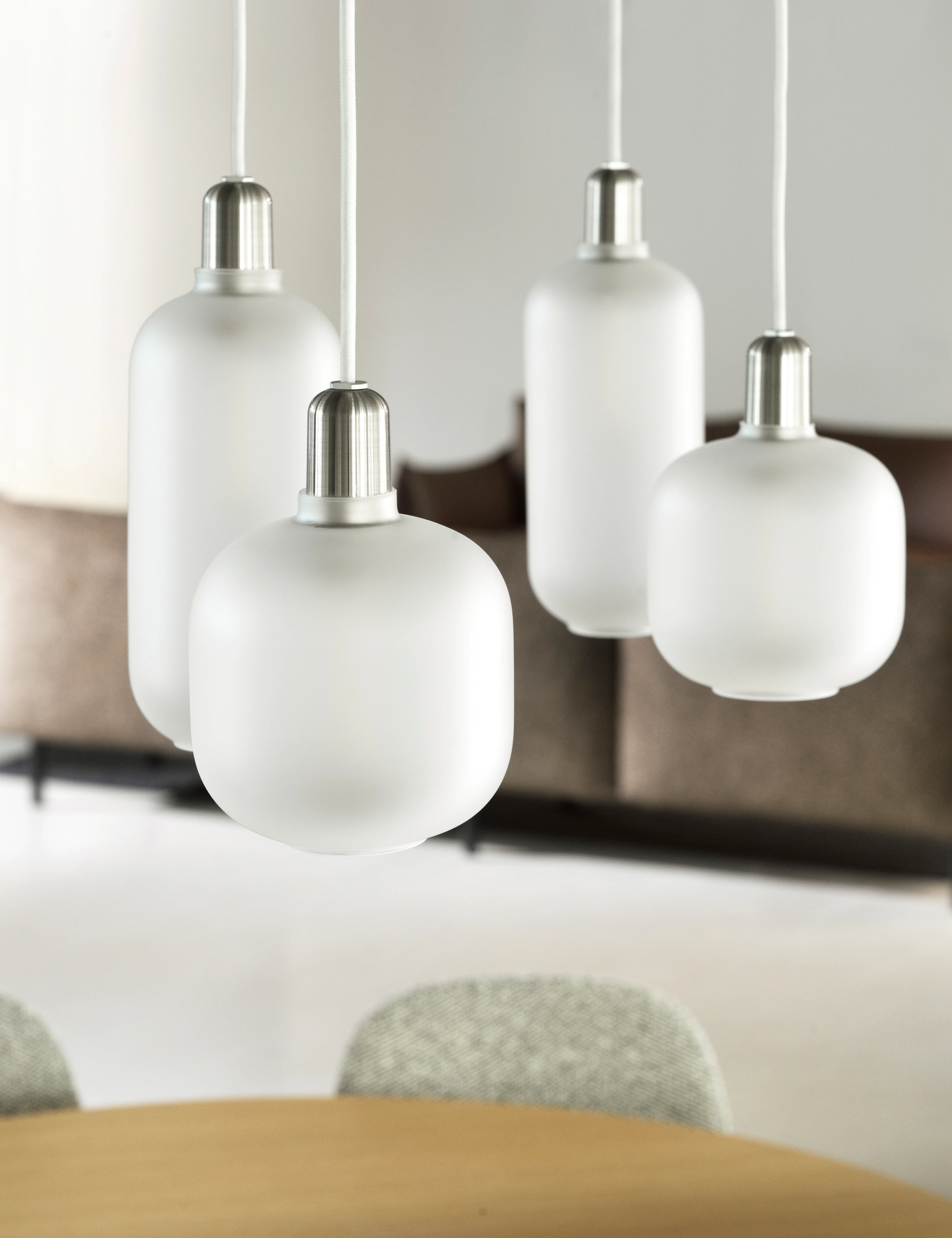Lampa wisząca AMP matowe szkło ze srebrnym wykończeniem - Image 4