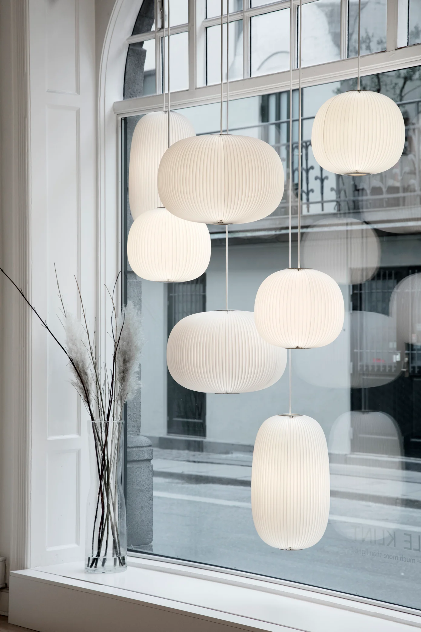 Lampa wisząca MODEL 134 LAMELLA 3 biały z czarnym wykończeniem - Image 2