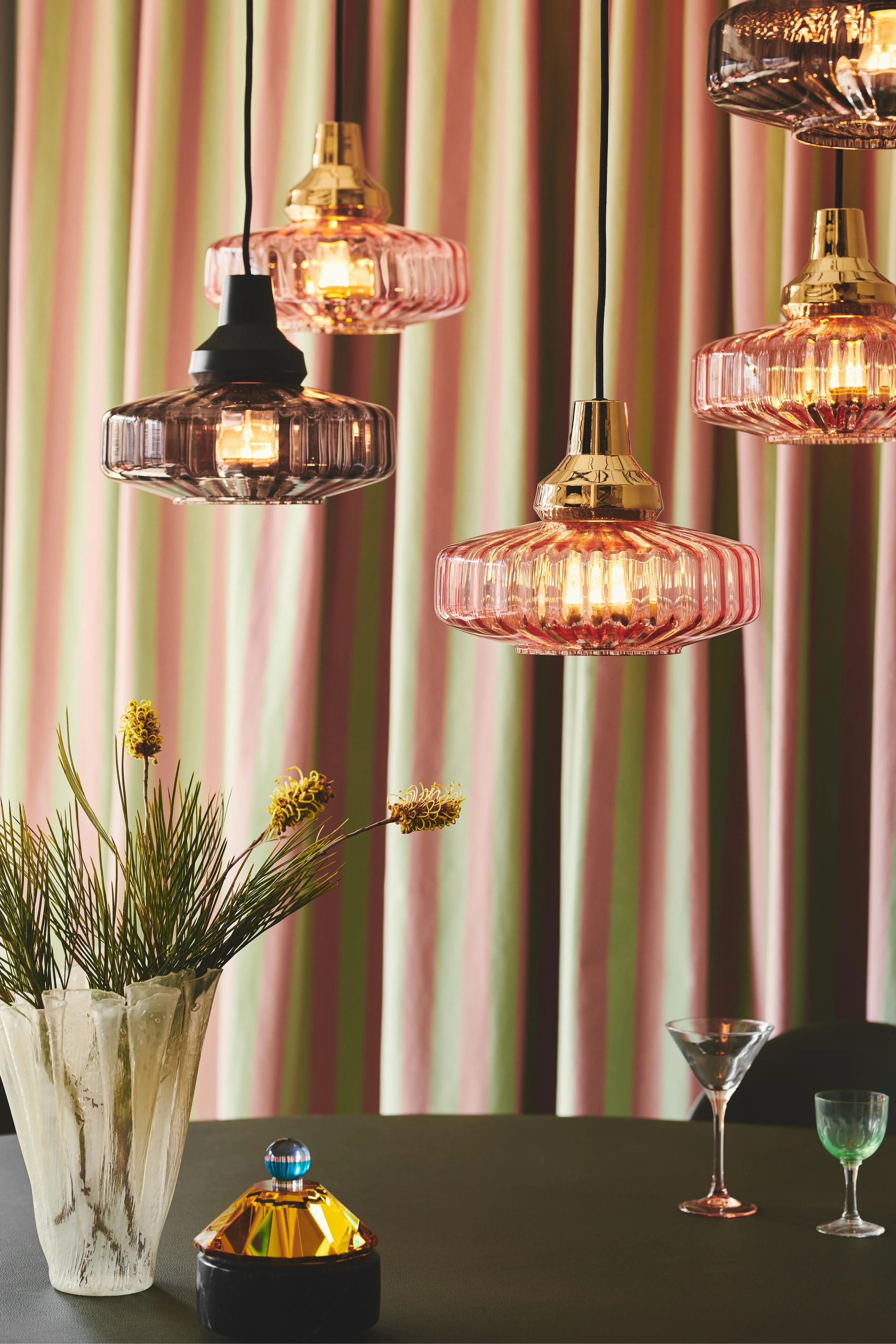Lampa wisząca NEW WAVE OPTIC dymione szkło z czarnym wykończeniem - Image 7