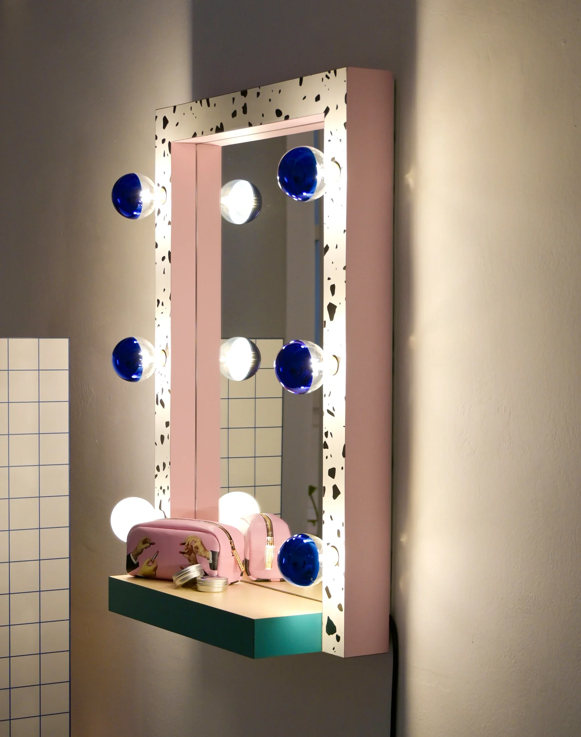 Lustro SUPERMIRROR TERRAZZO biały z różowym i turkusowym - Image 5