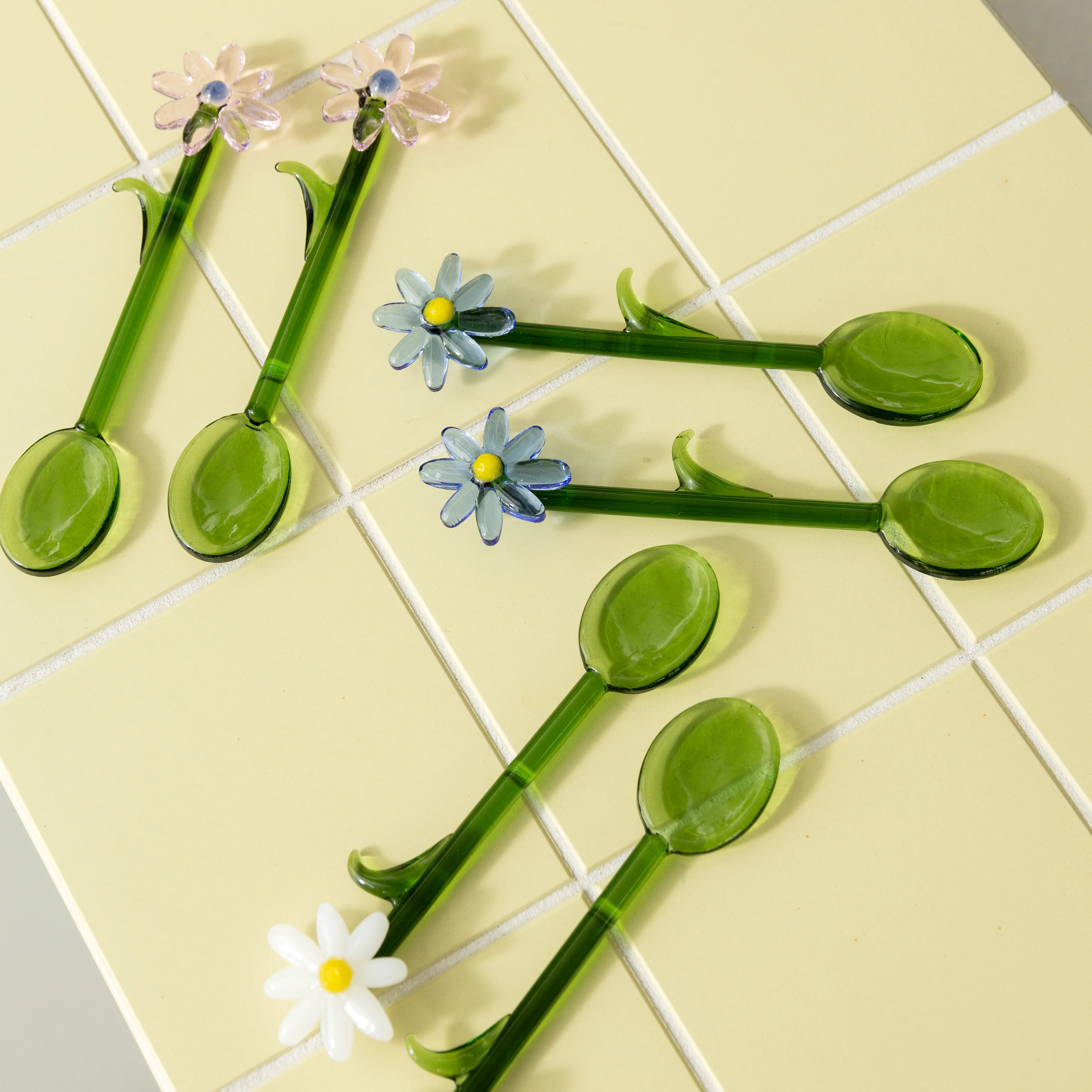 Zestaw łyżeczek FLORA zielony z jasnoróżowym - Image 4