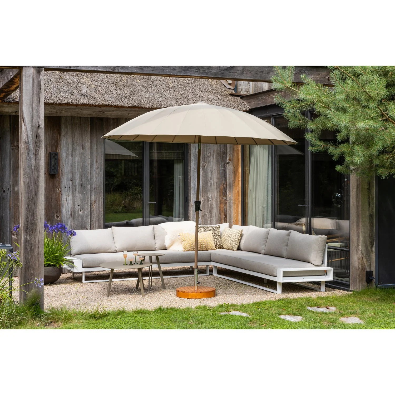 Parasol ogrodowy MONICA zielony z beżową podstawą - Image 11