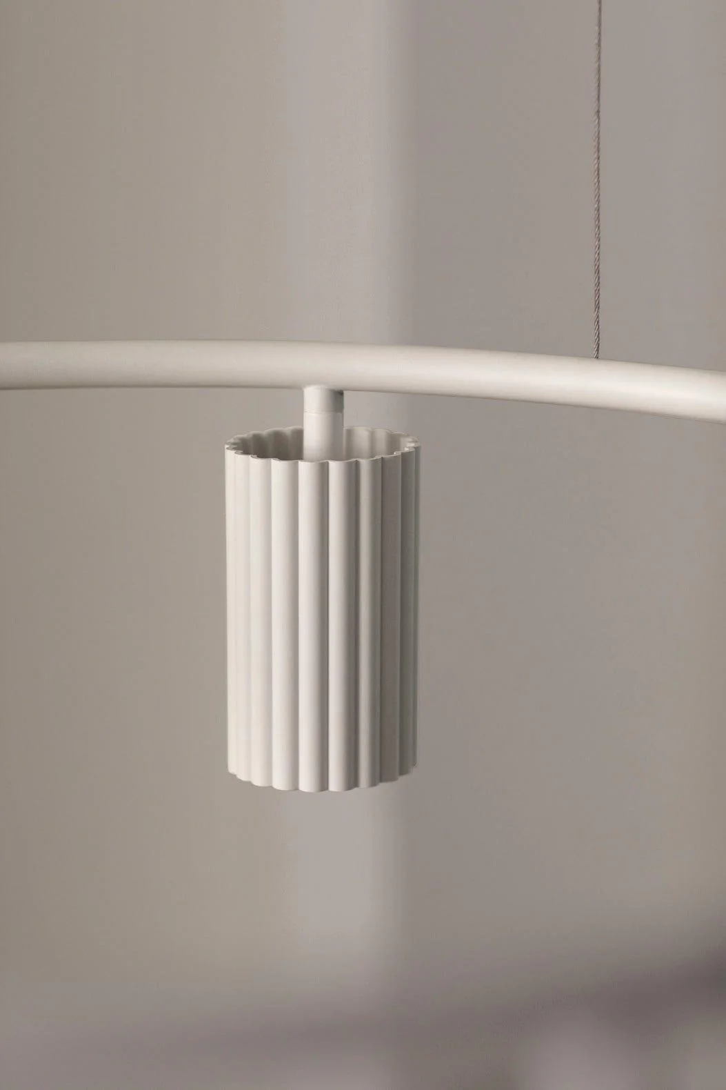 Lampa wisząca DONNA CIRCLE biały - Image 3