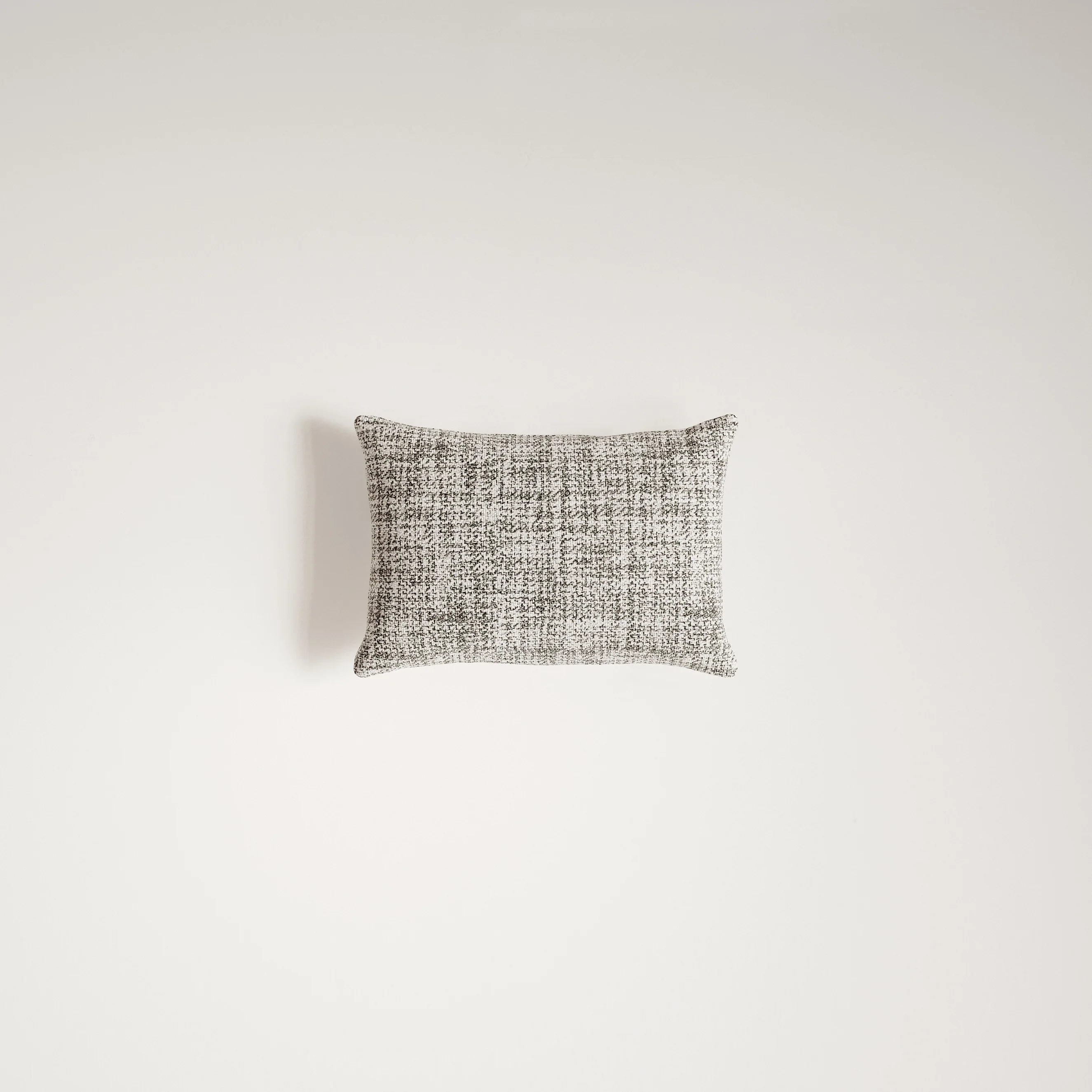 Poduszka DECORATIVE szary - Image 2