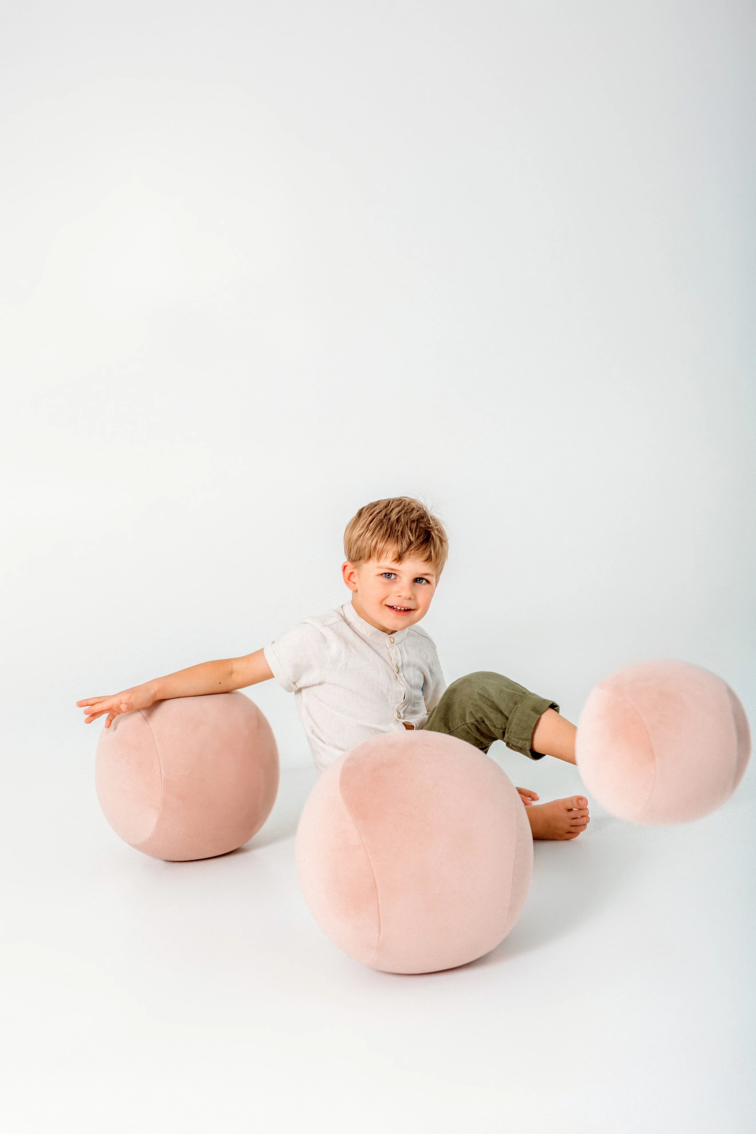 Puf dziecięcy BABY SPHERIC tapicerowany - Image 15