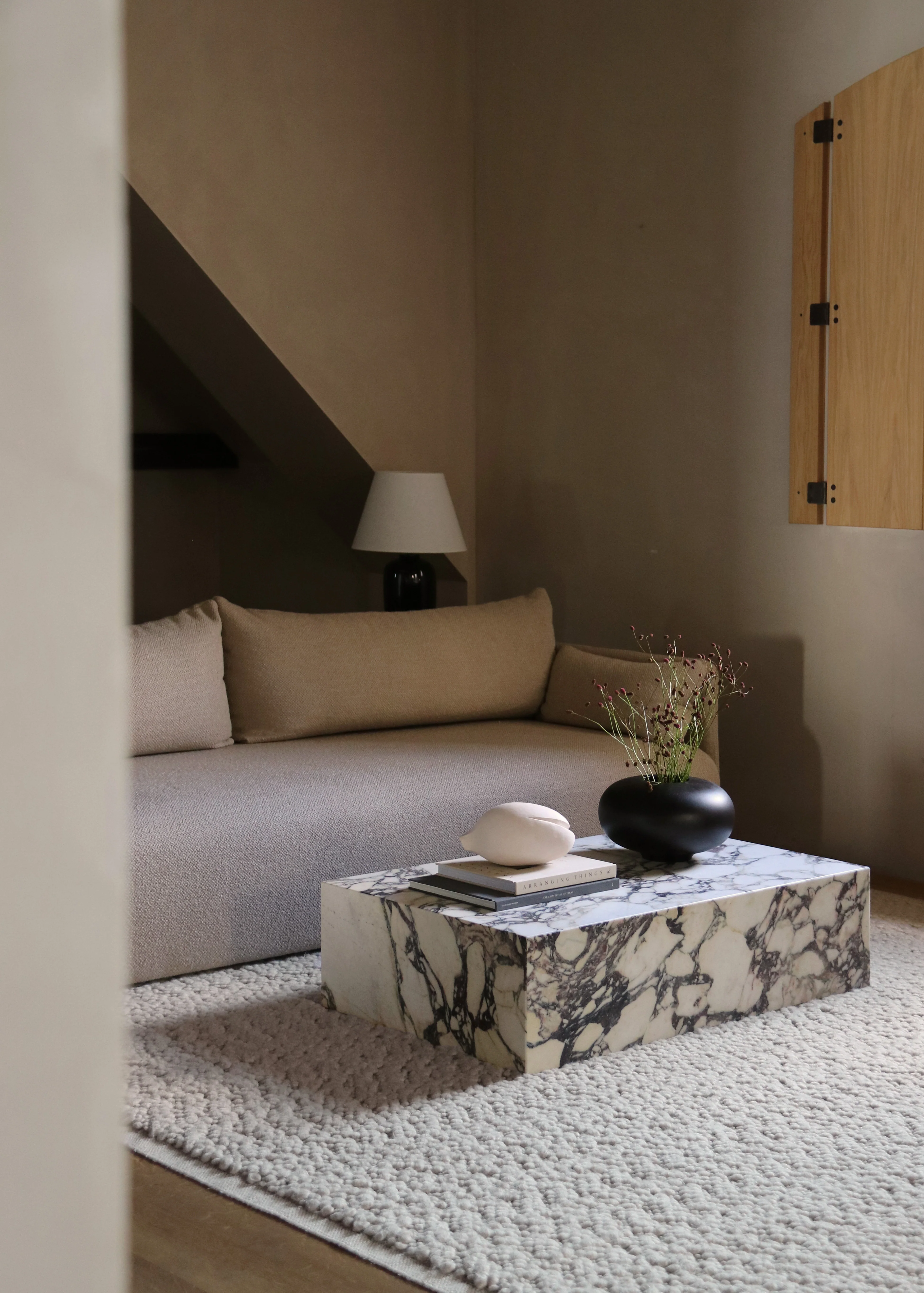 Sofa 3-osobowa OFFSET brązowy - Image 17