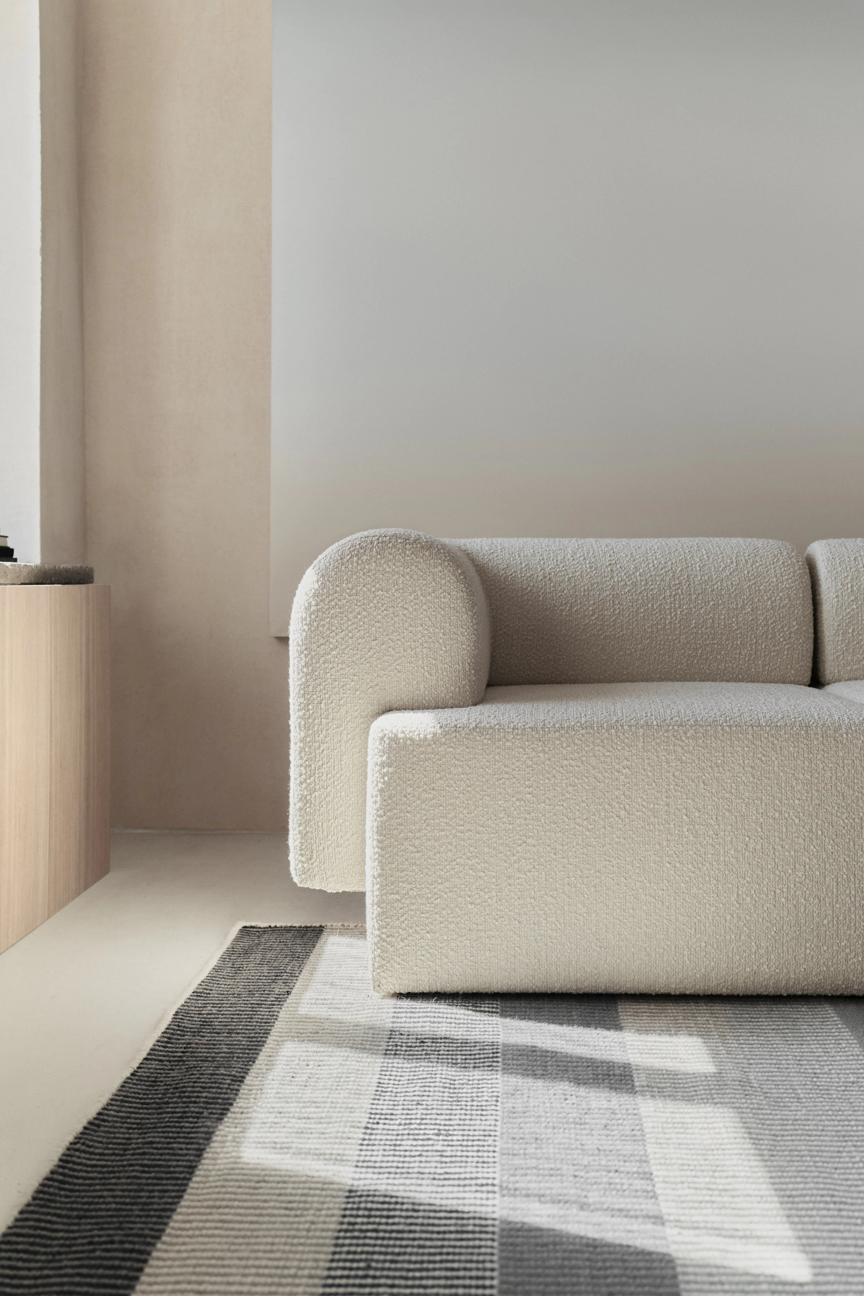 Sofa 3-osobowa TORI biały bouclé - Image 6