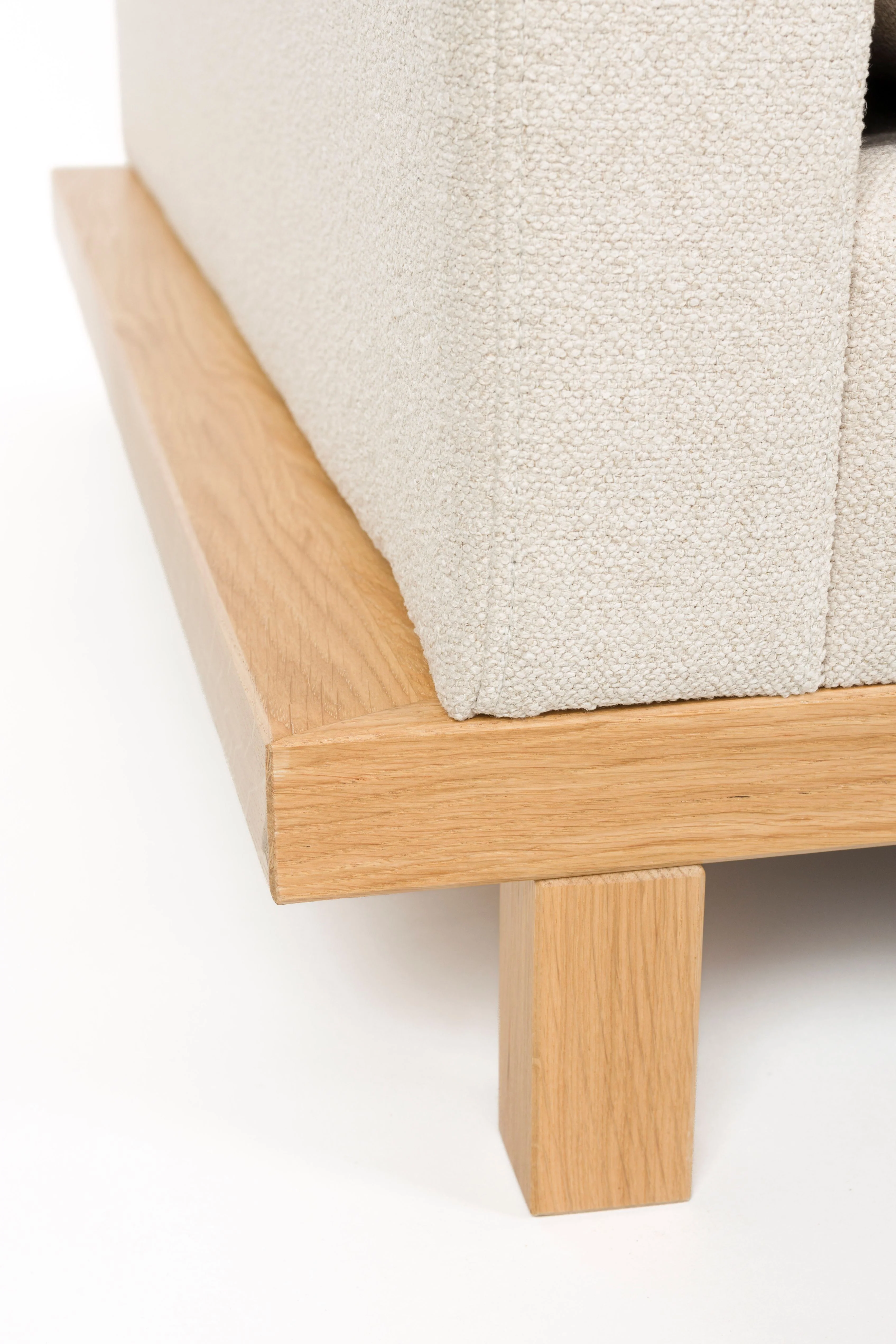 Sofa 4,5-osobowa BLOSSOM beżowy z drewnianą podstawą - Image 7