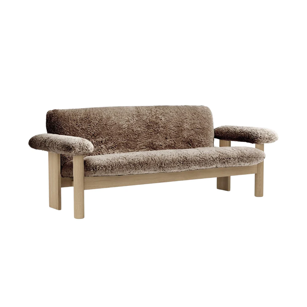 Sofa BRASILIA brązowa skóra owcza z dębową podstawą