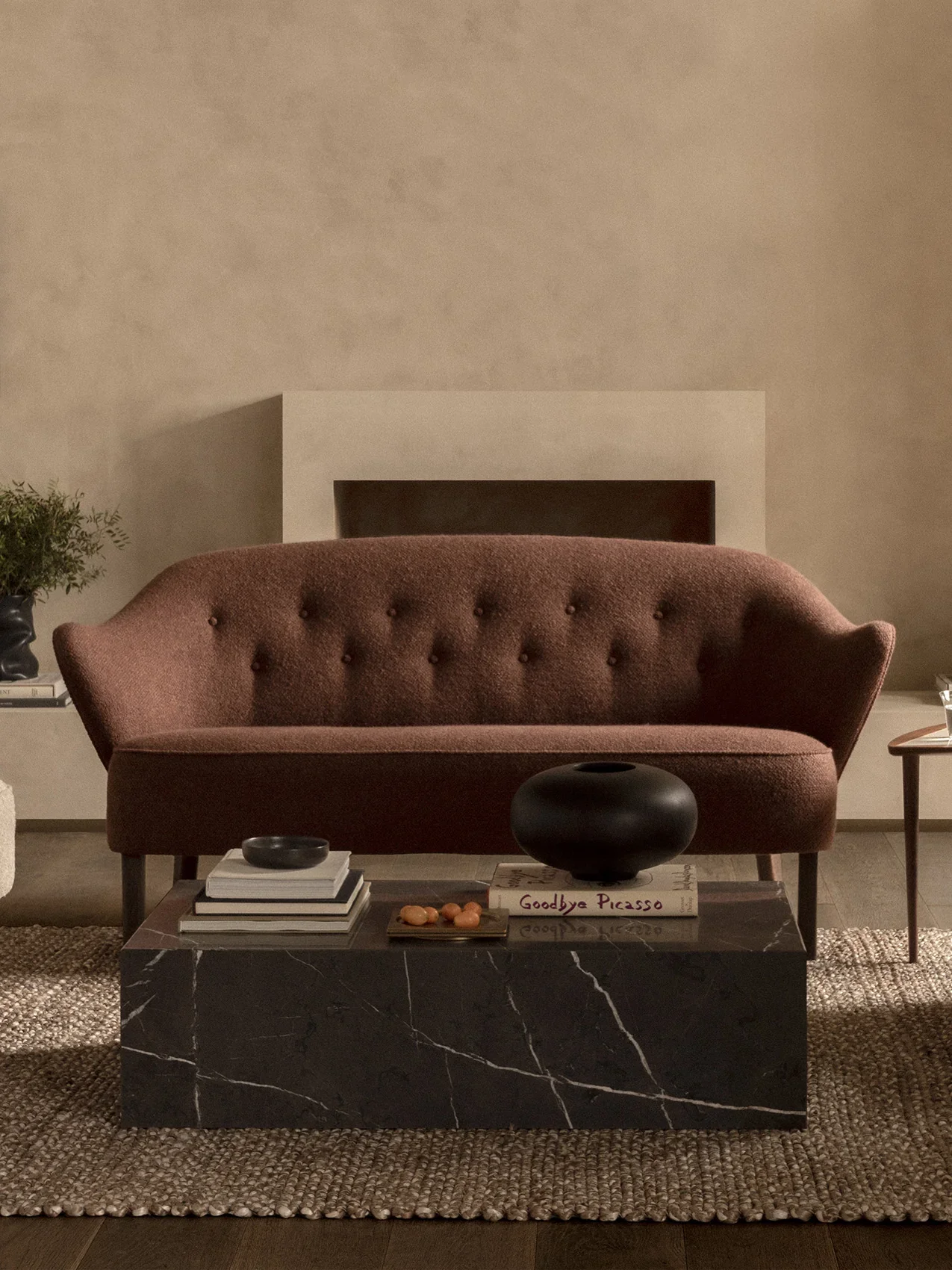 Sofa INGEBORG skóra owcza z ciemną dębową podstawą - Image 7