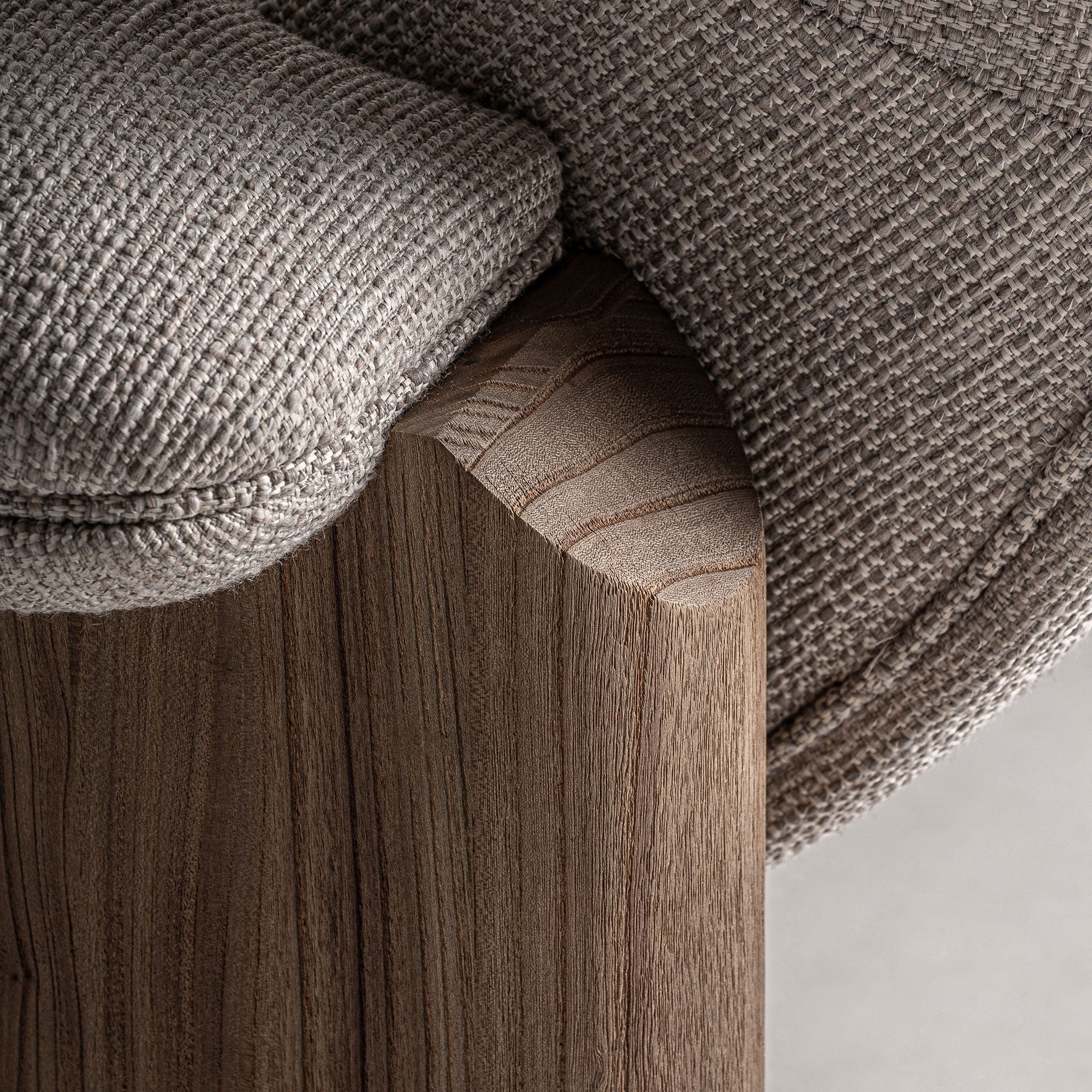 Sofa z poduszkami JACQUARD beżowy z drewnianą podstawą - Image 9