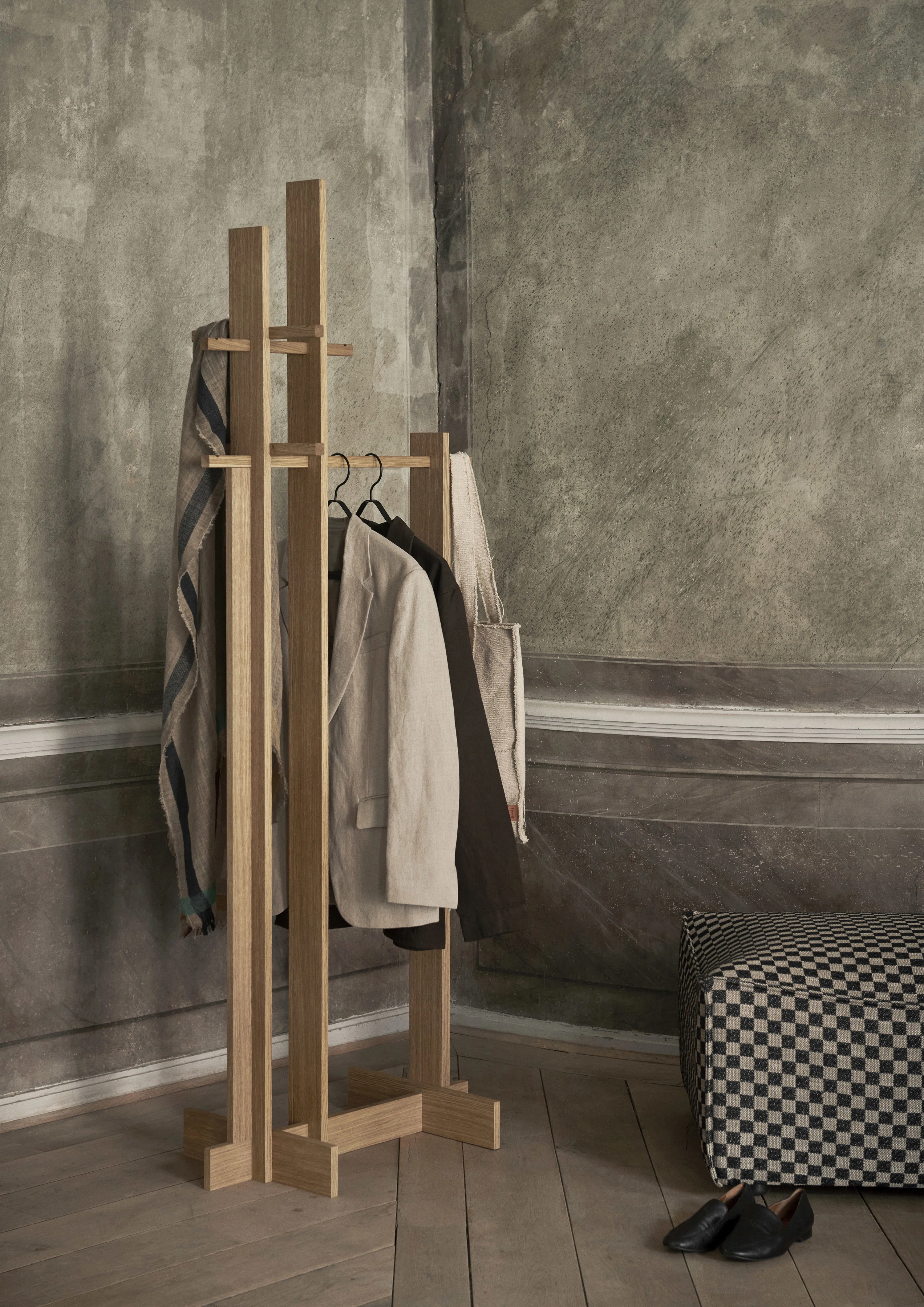 Wieszak na ubrania BRIDGE CLOTHES STAND fornir dębowy - Image 2