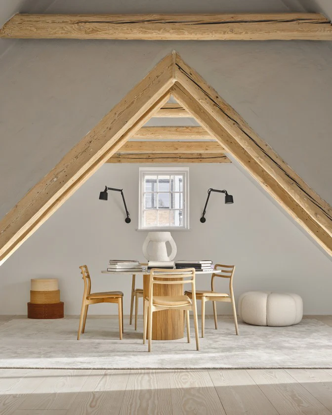 Stół okrągły CABIN szary marmurowy blat z jasną dębową podstawą - Image 4