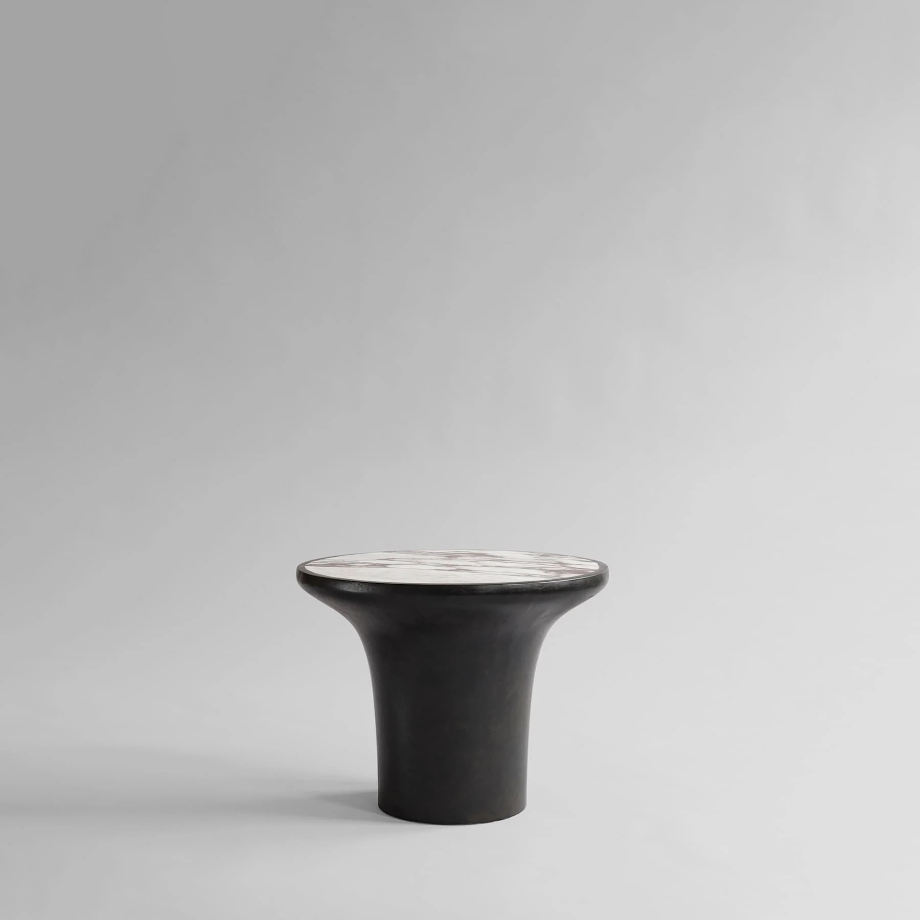Stolik kawowy TRUMPET beton z marmurem - Image 10