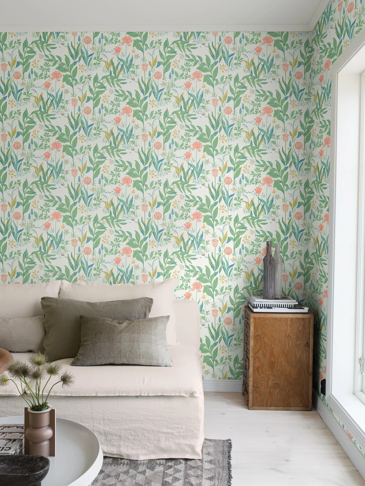 Tapeta z roślinnym wzorem kwiatów SPRING GARDEN biały z zielonym - Image 5